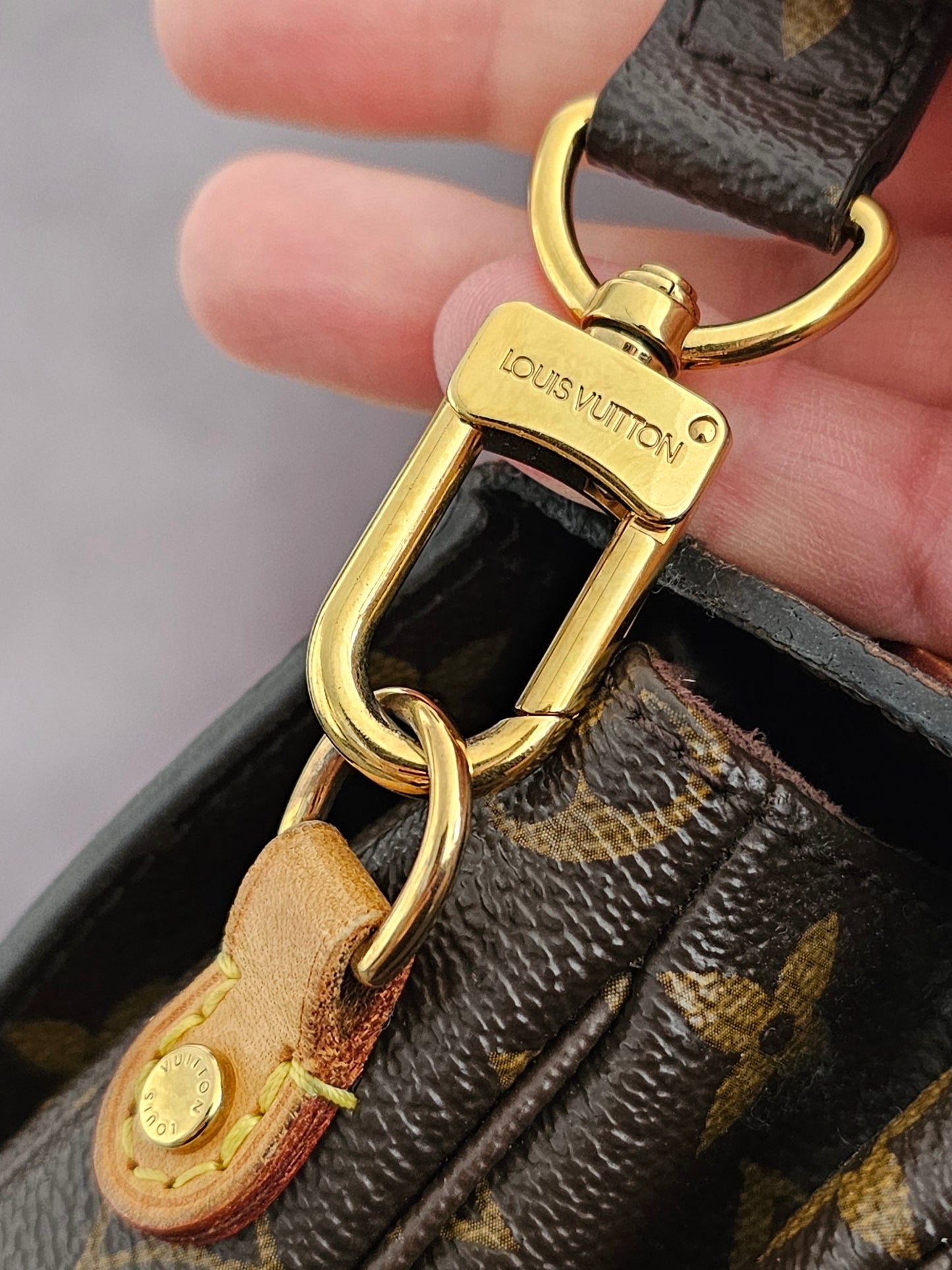 Louis Vuitton Pochette Métis monogram kanvas.