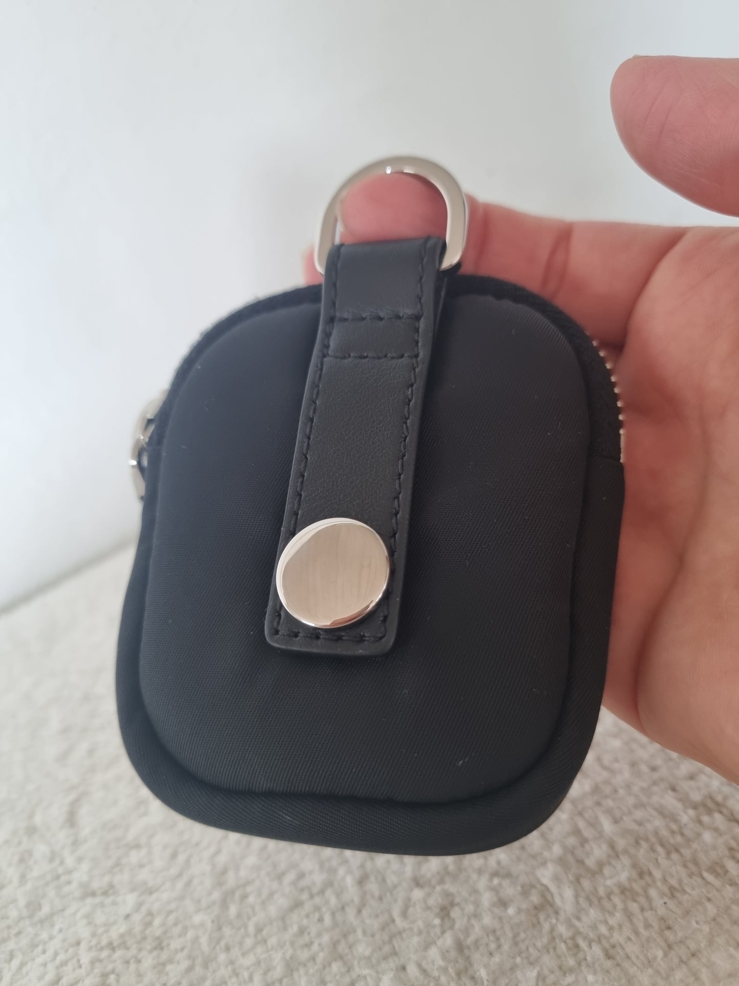 Prada pung - airpods case.