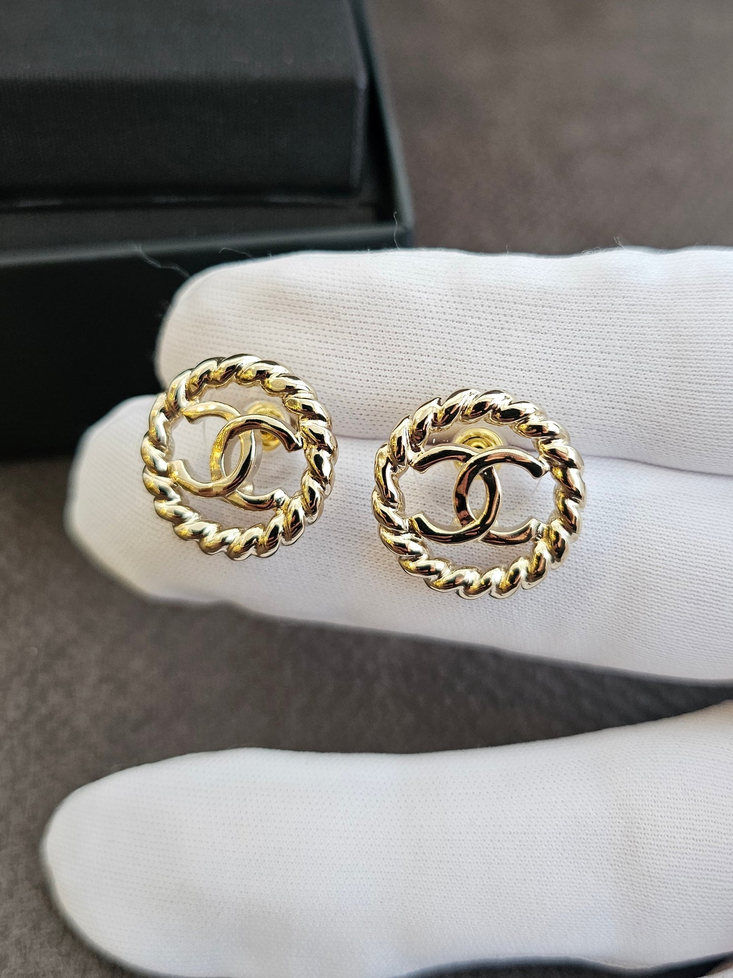 Chanel øreringe. Golden round earrings - ABE952