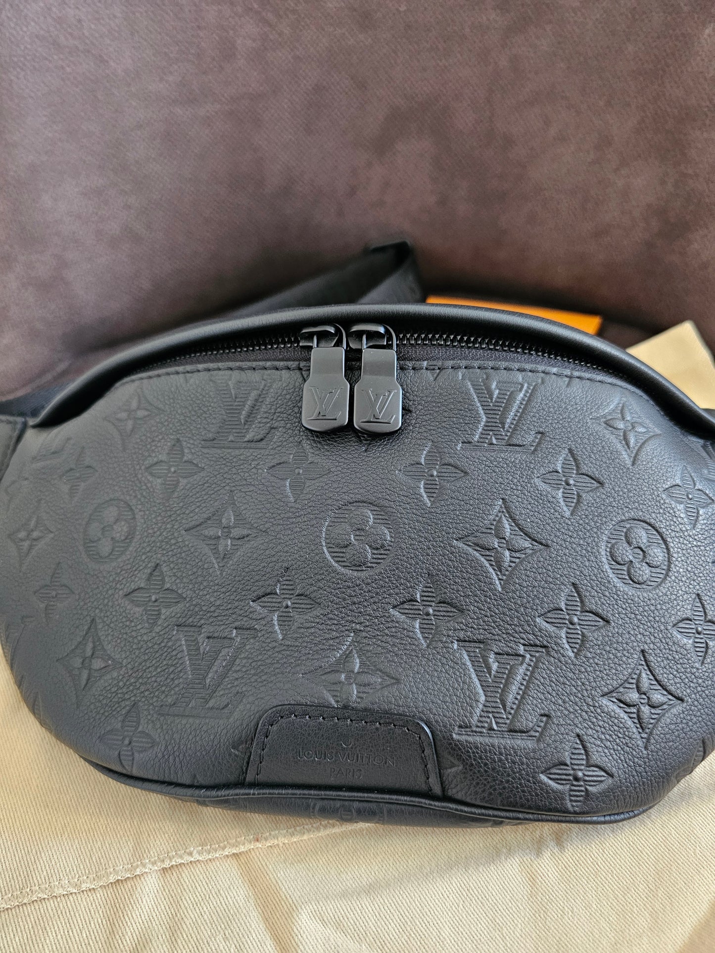 M46036 - Louis Vuitton Bumbag - Discovery PM, Black monogram