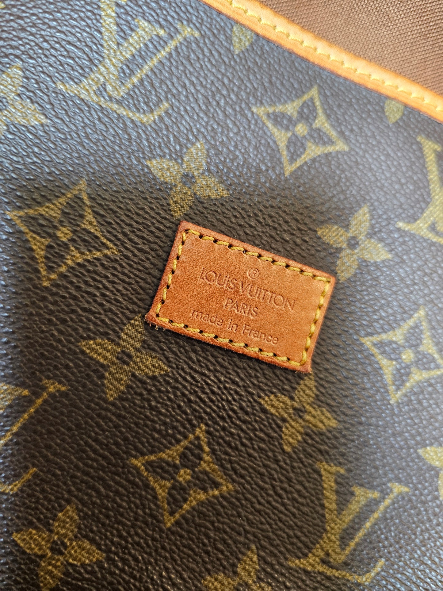 M42256 - Louis Vuitton - Saumur 30 monogram kanvas.