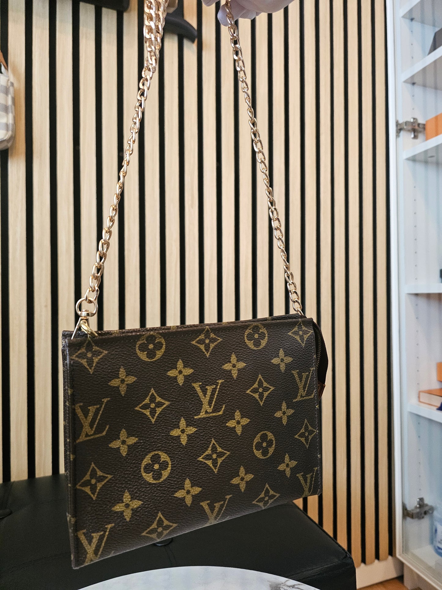 Louis Vuitton toiletry pouch 19, MNG kanvas.