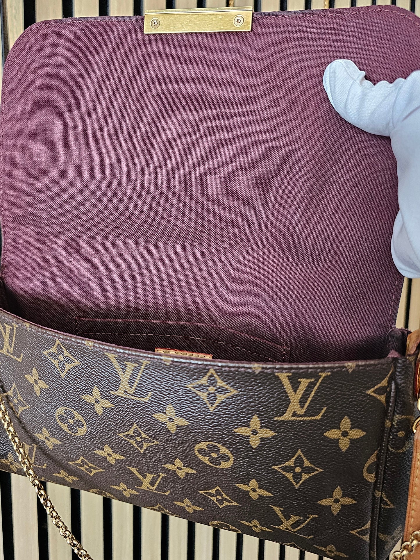 M40718 - Louis Vuitton Favorite MM bag, MNG. Kanvas.