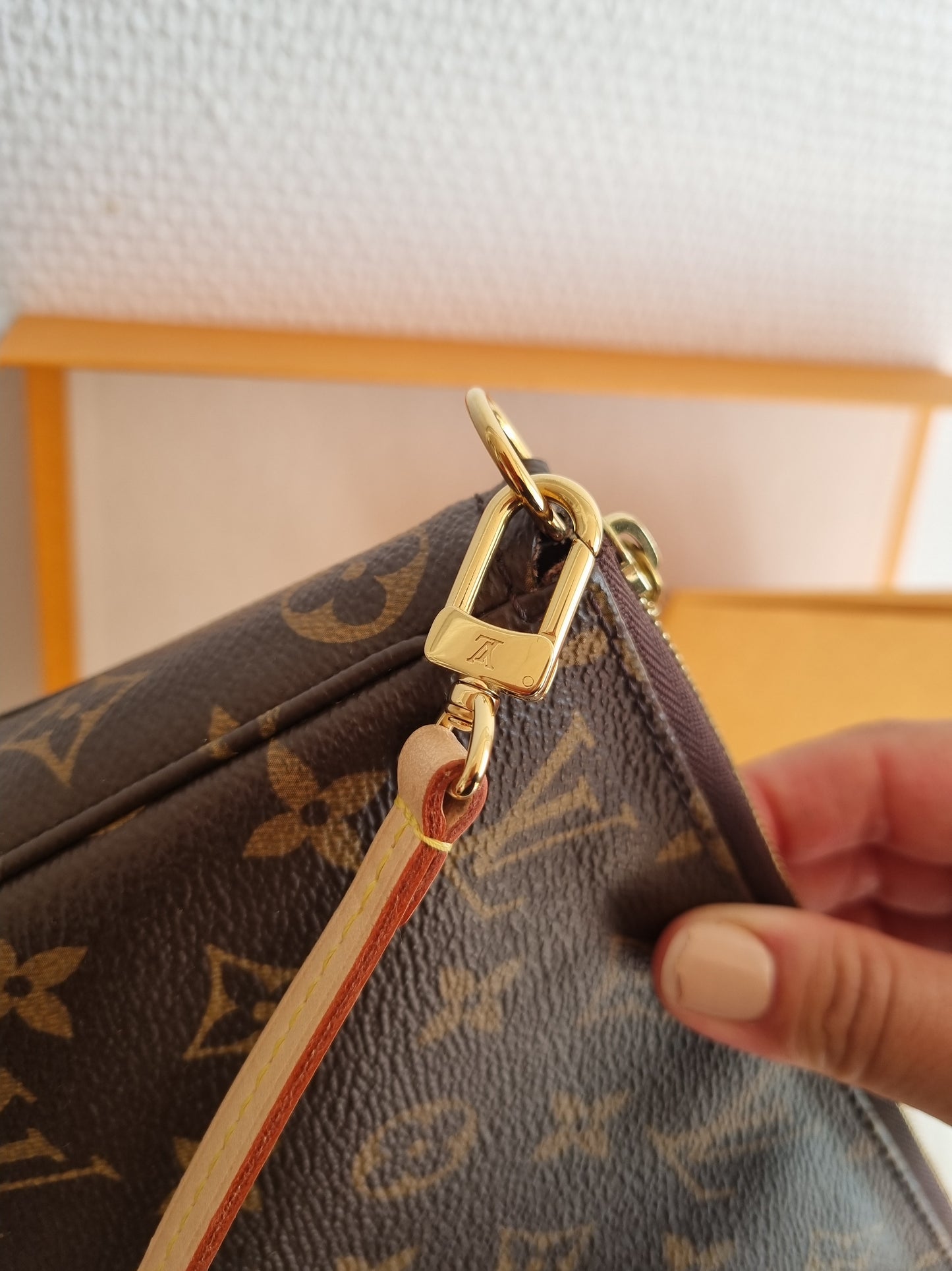 Louis vuitton pochette accesories NM I monogram kanvas.