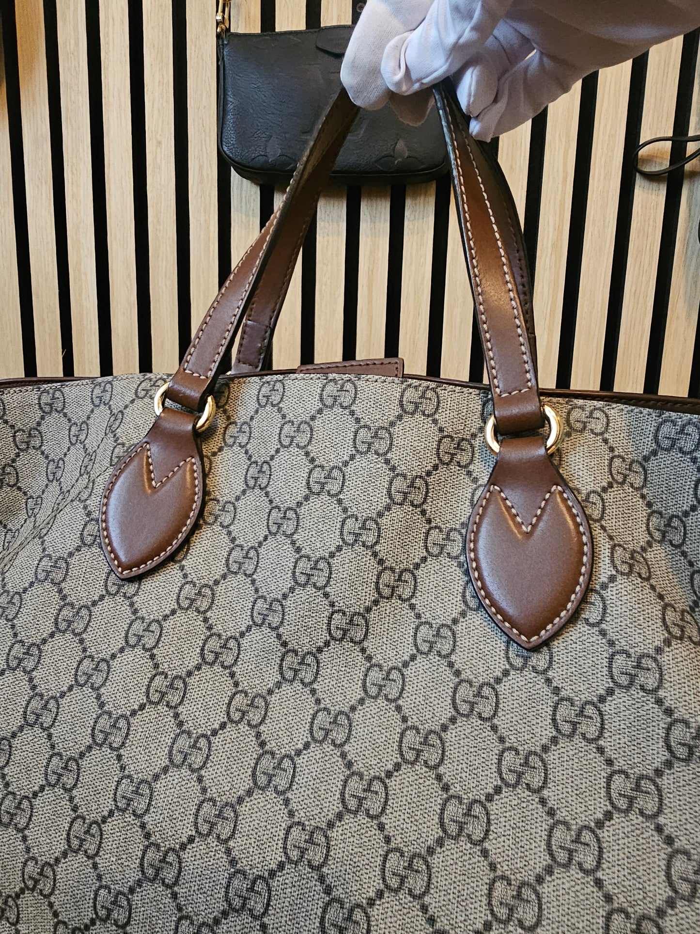 Gucci tote bag with shoulder strap- Supreme GG.