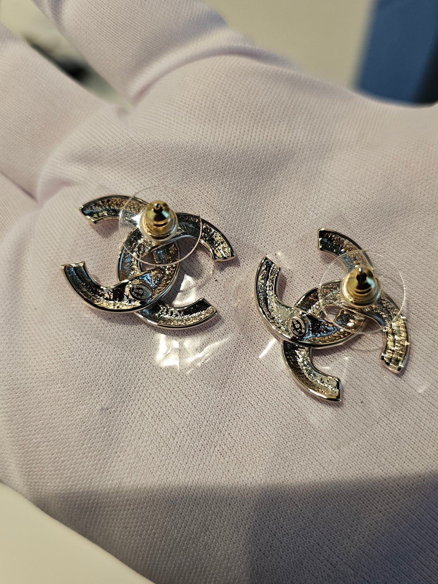 ABF588 Chanel øreringe - Golden CC earrings.
