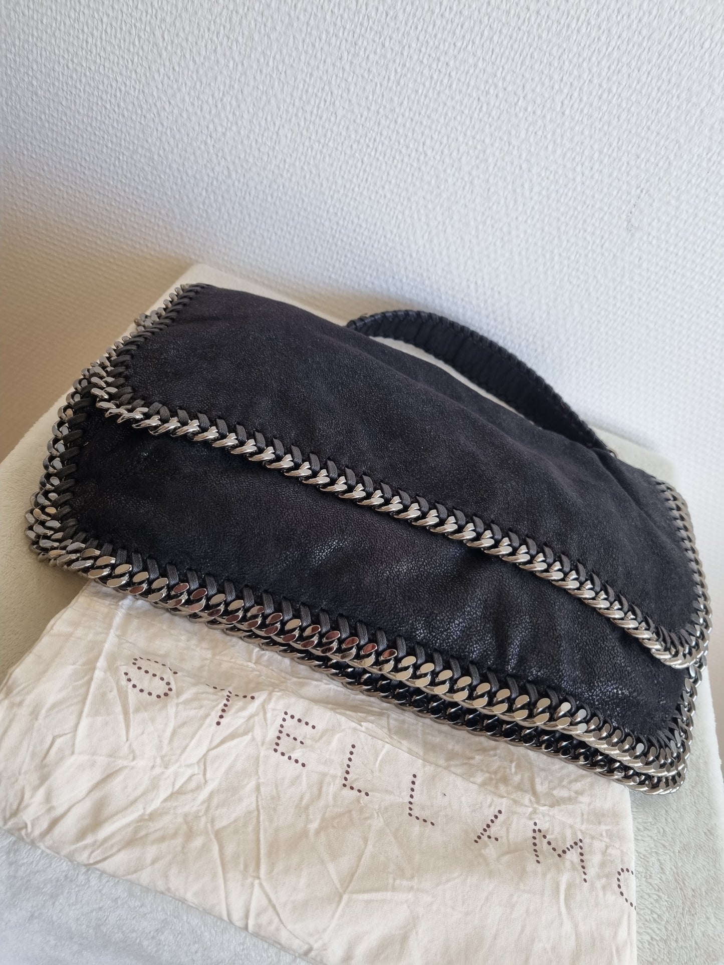 Stella McCartney messenger bag - black.