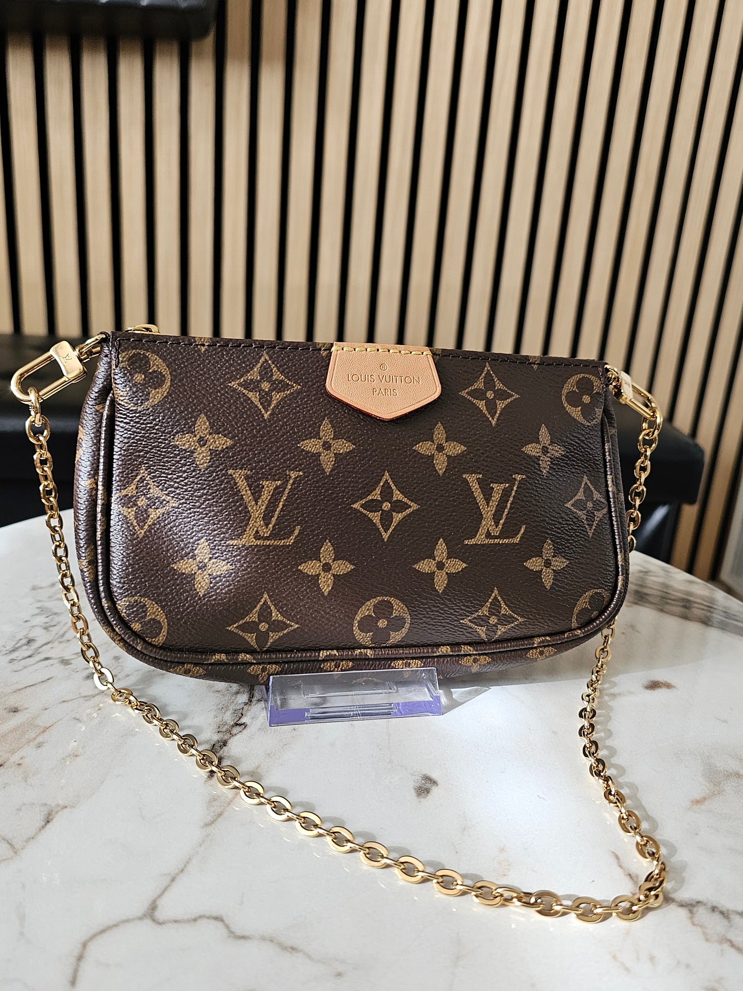 Louis Vuitton small pochette with chain, MNG kanvas.