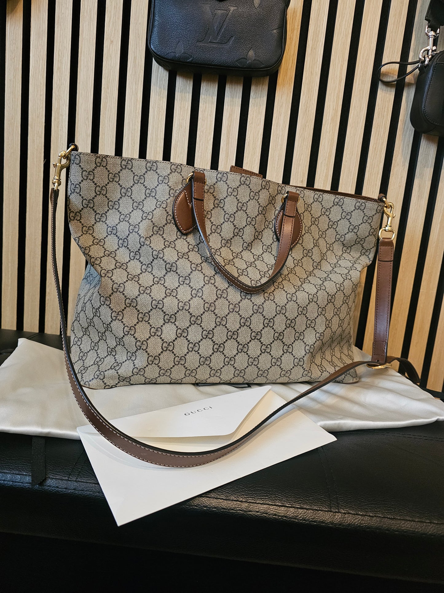 Gucci tote bag with shoulder strap- Supreme GG.