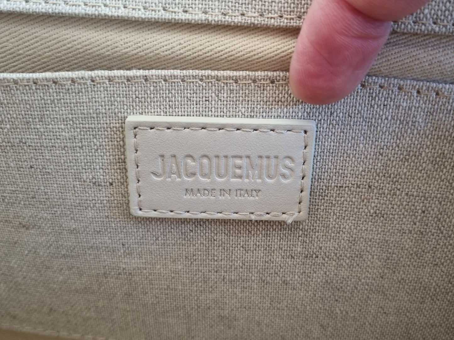 Jacquemus Le bambino, top handle. Large.