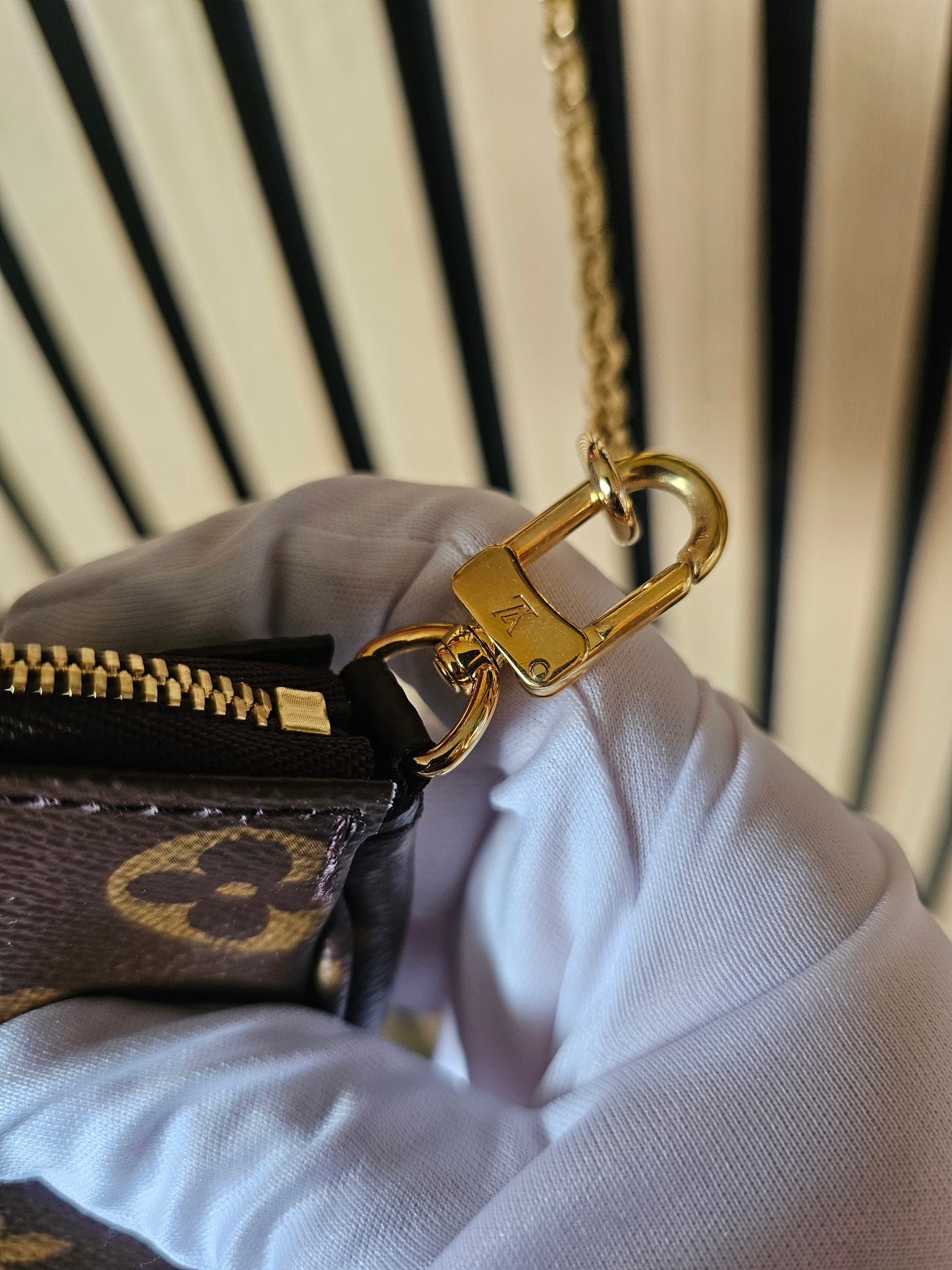 Louis Vuitton Small pochette accesories, Monogram kanvas.