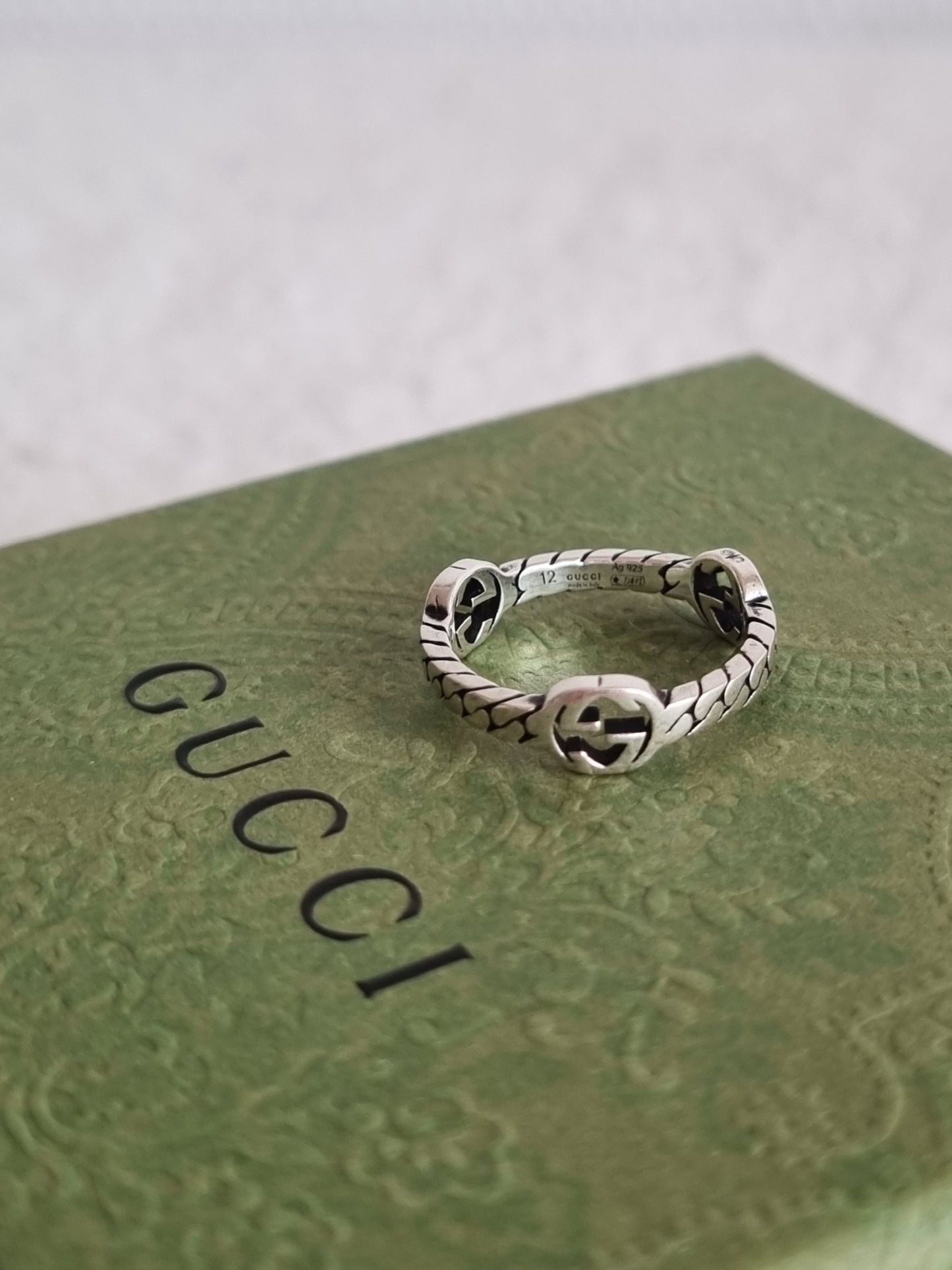 Gucci ring - Silver interlocking.
