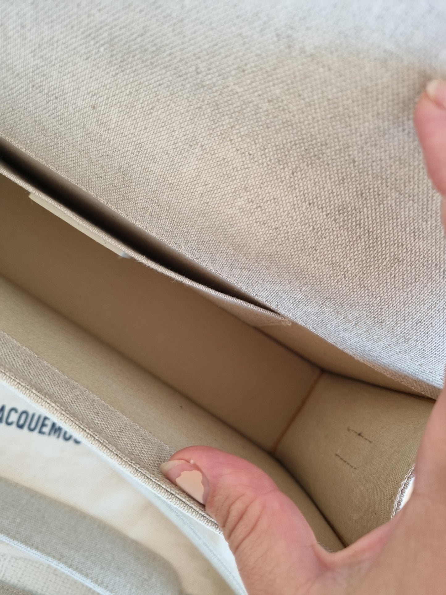 Jacquemus Le bambino, top handle. Large.