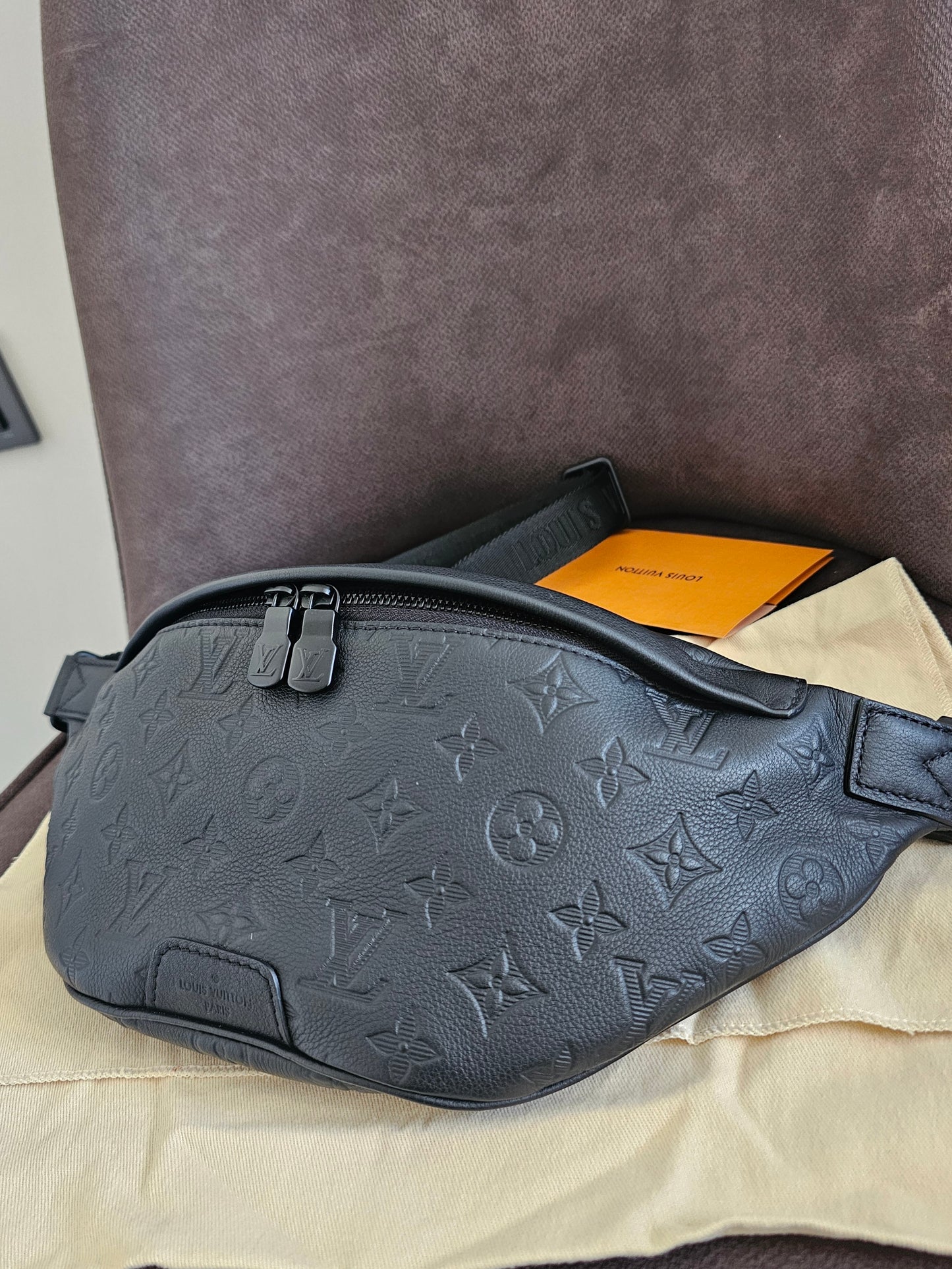 M46036 - Louis Vuitton Bumbag - Discovery PM, Black monogram