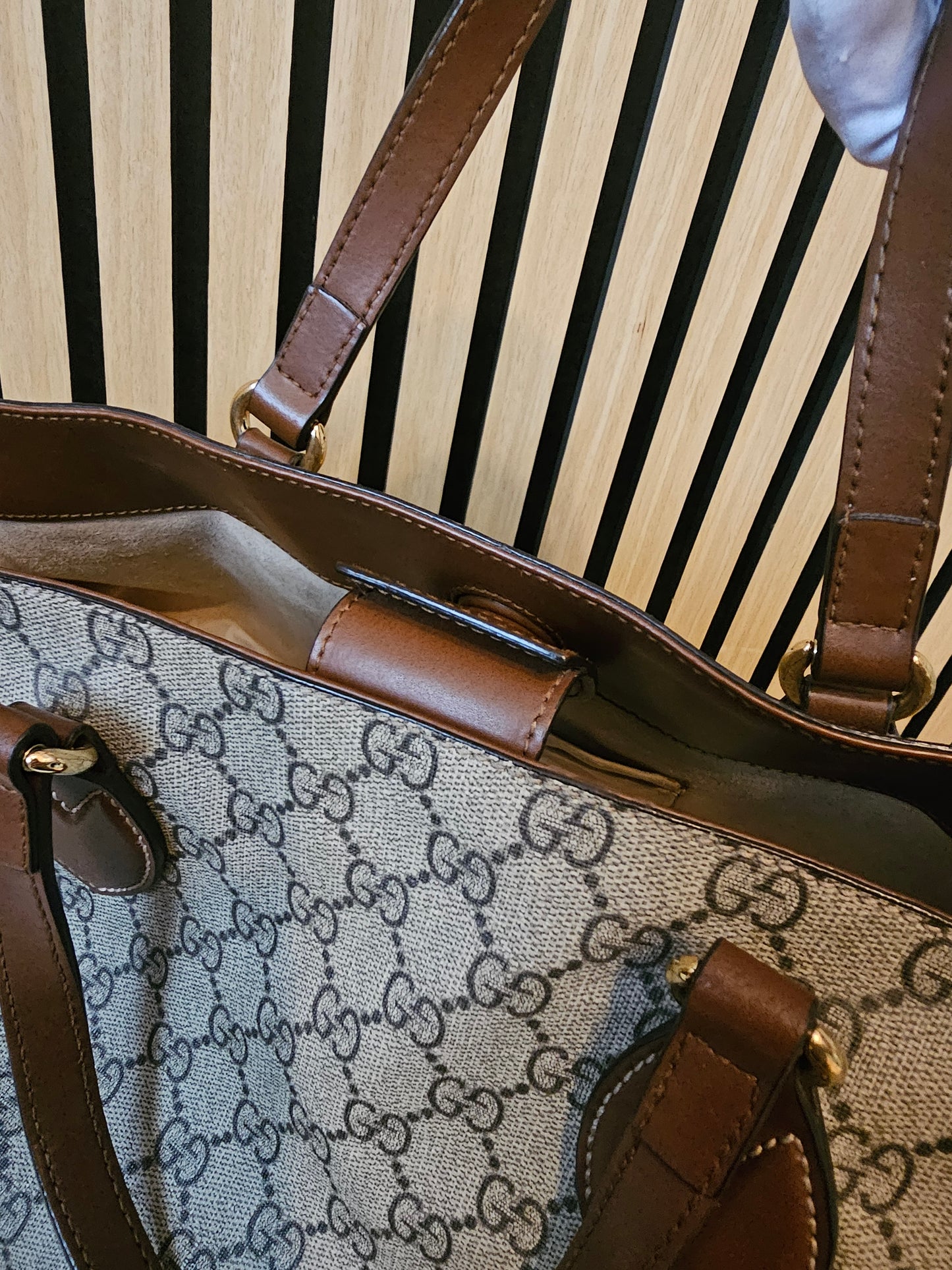 Gucci tote bag with shoulder strap- Supreme GG.