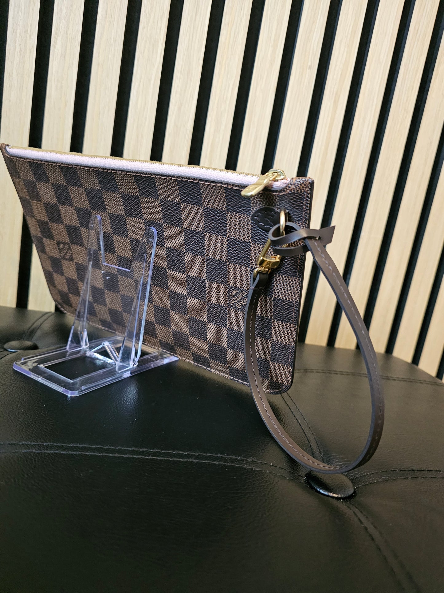 Louis Vuitton clutch I damier ebene - fra neverfull MM.