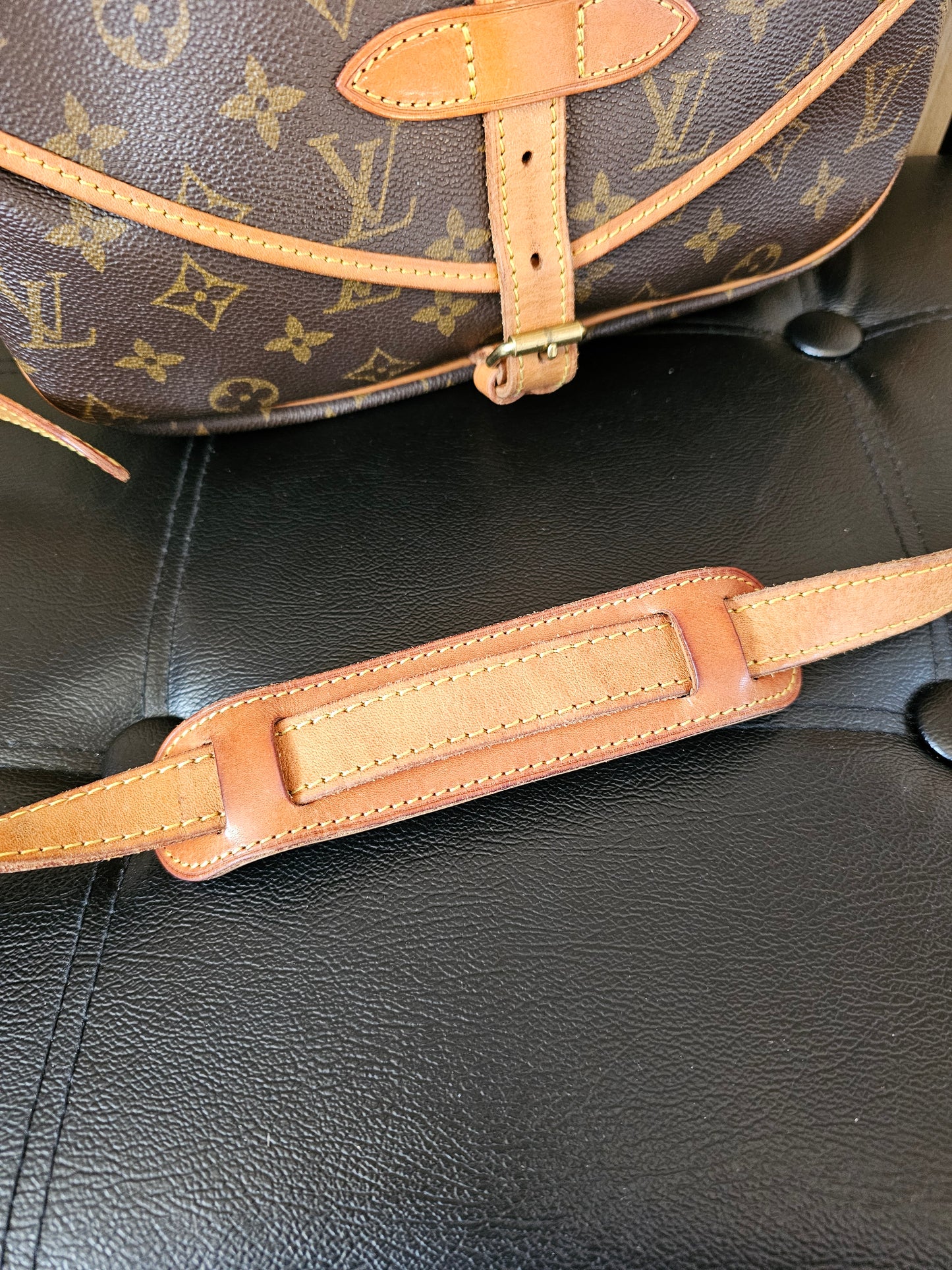M42256 - Louis Vuitton - Saumur 30 monogram kanvas.