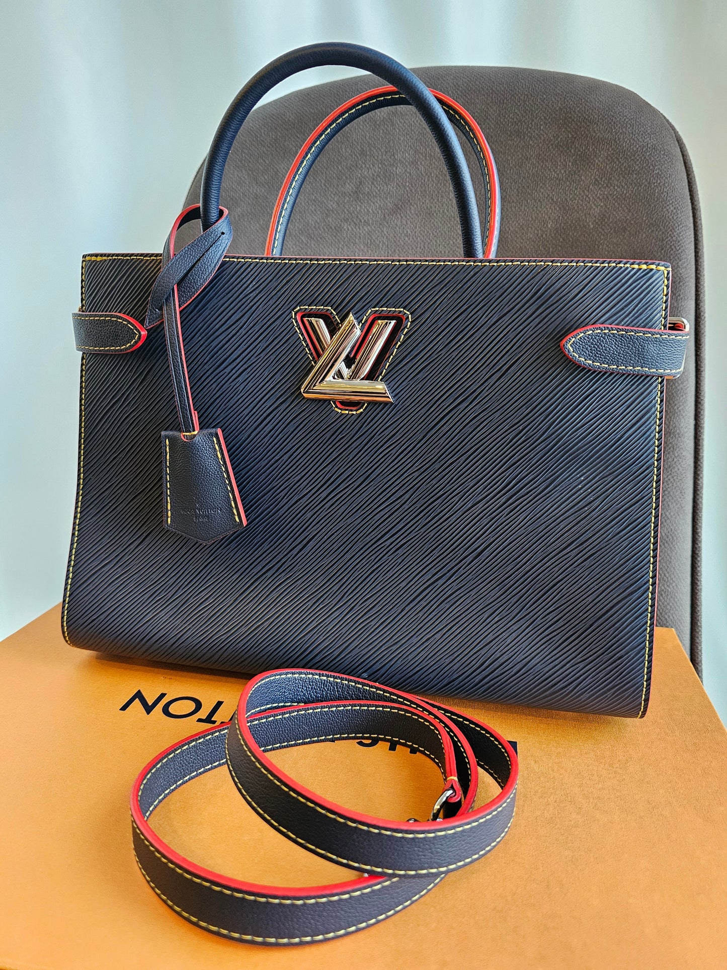 Louis Vuitton - Twist tote bag M54980