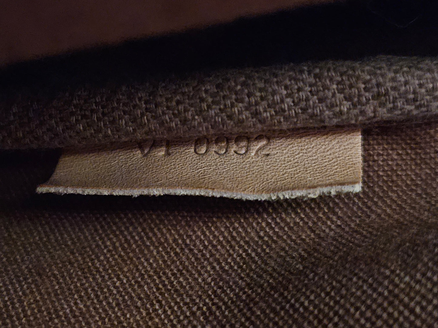 M42256 - Louis Vuitton - Saumur 30 monogram kanvas.