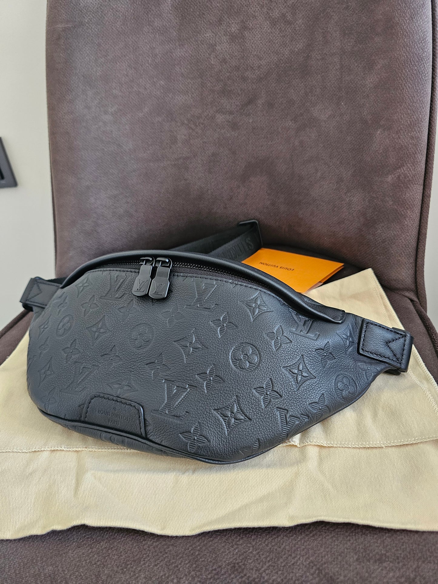 M46036 - Louis Vuitton Bumbag - Discovery PM, Black monogram