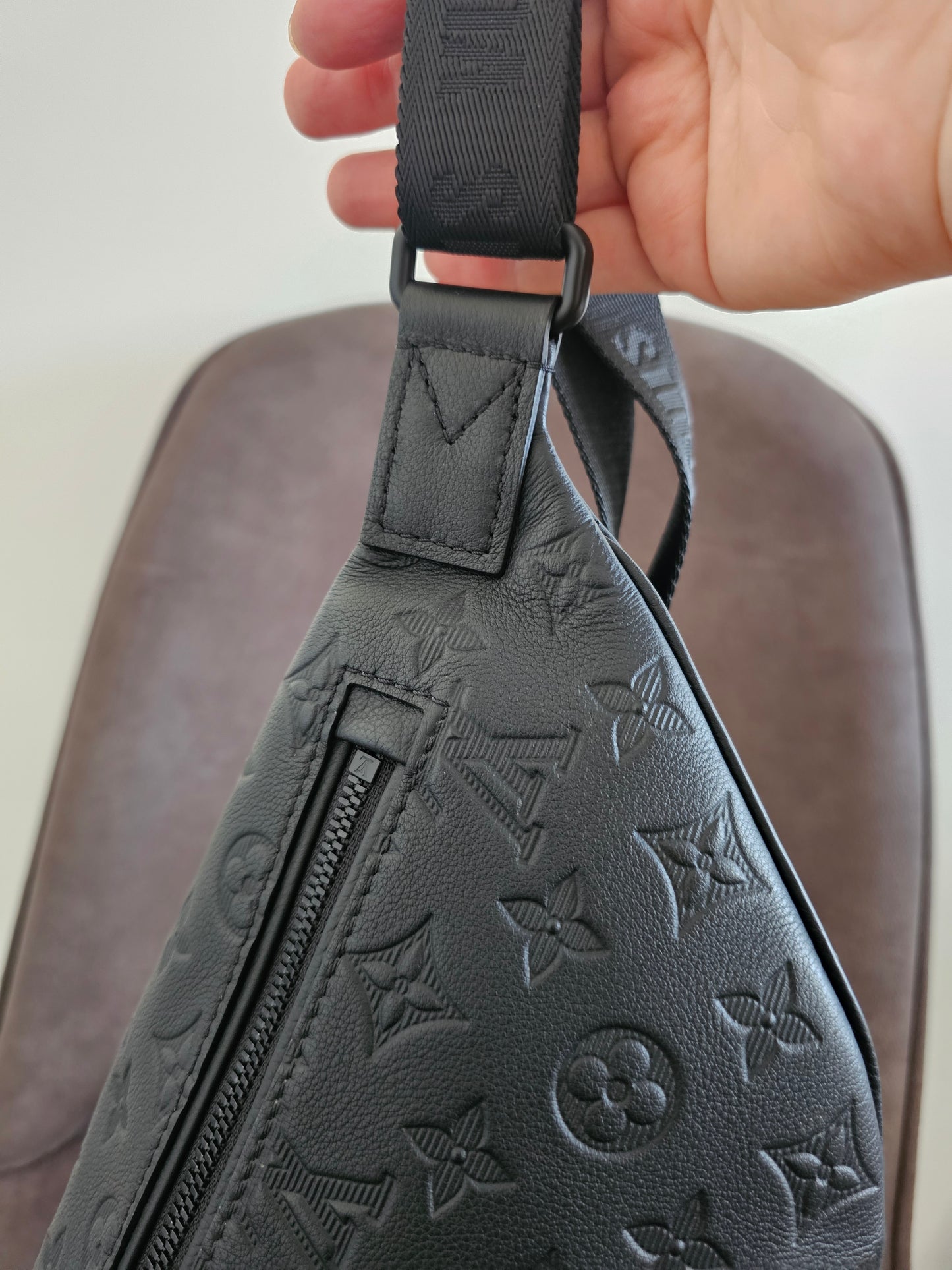 M46036 - Louis Vuitton Bumbag - Discovery PM, Black monogram