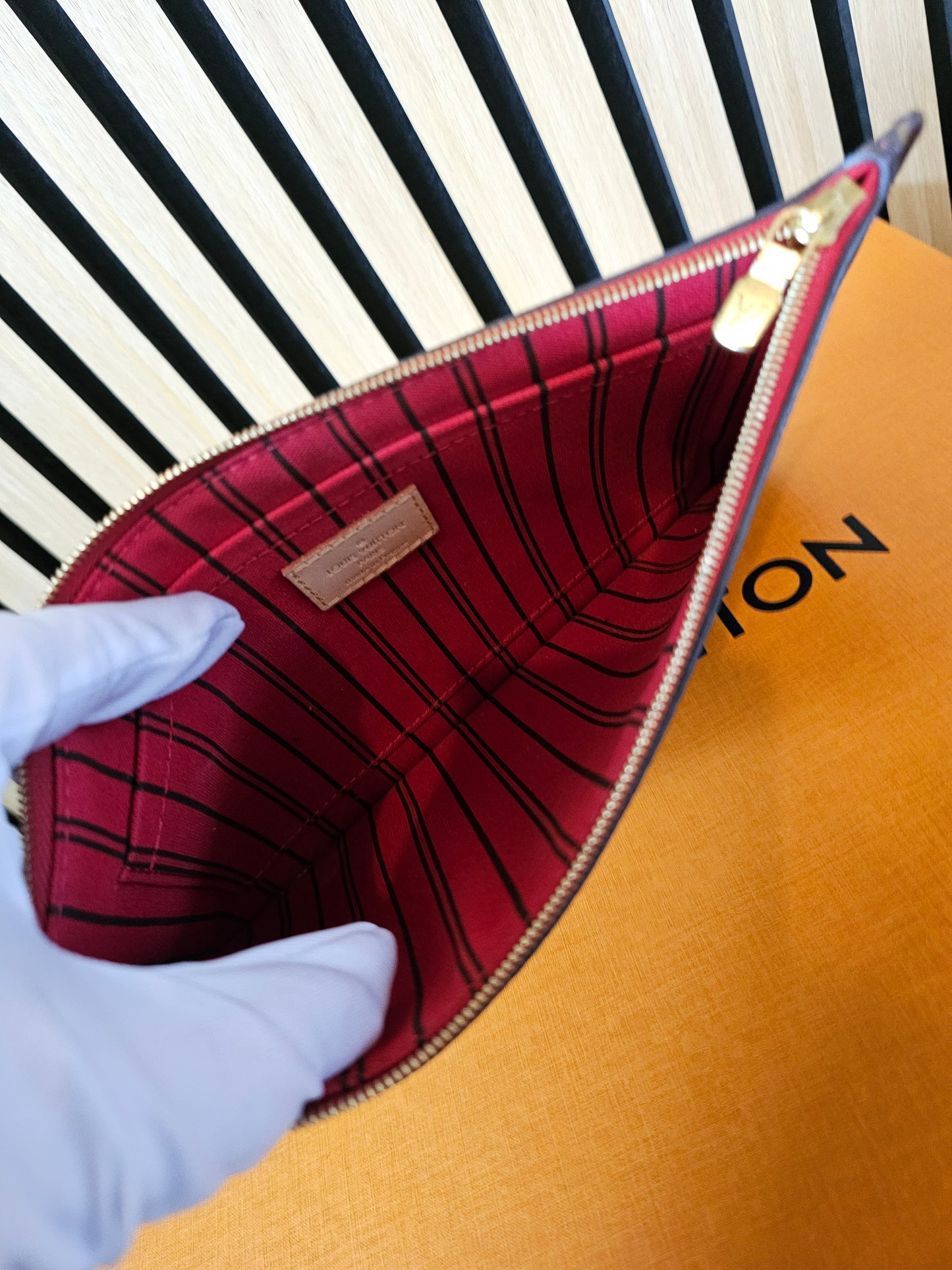 Louis Vuitton Clutch I Monogram - fra neverfull MM.