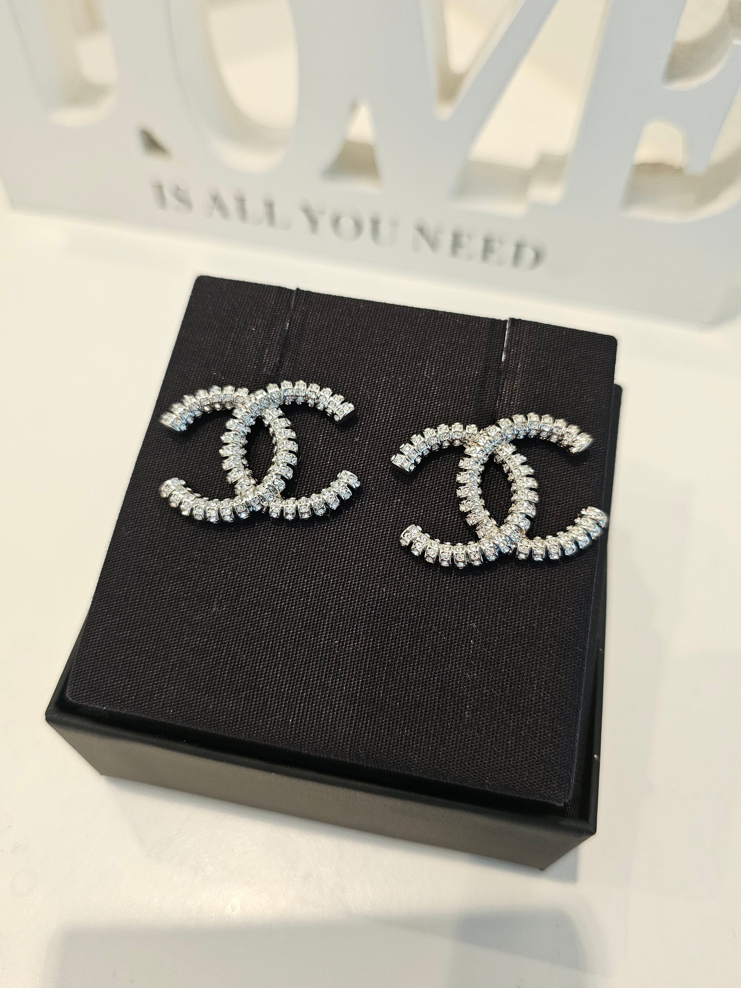 ABA538 Chanel øreringe - XL CC earrings silver with crystals.