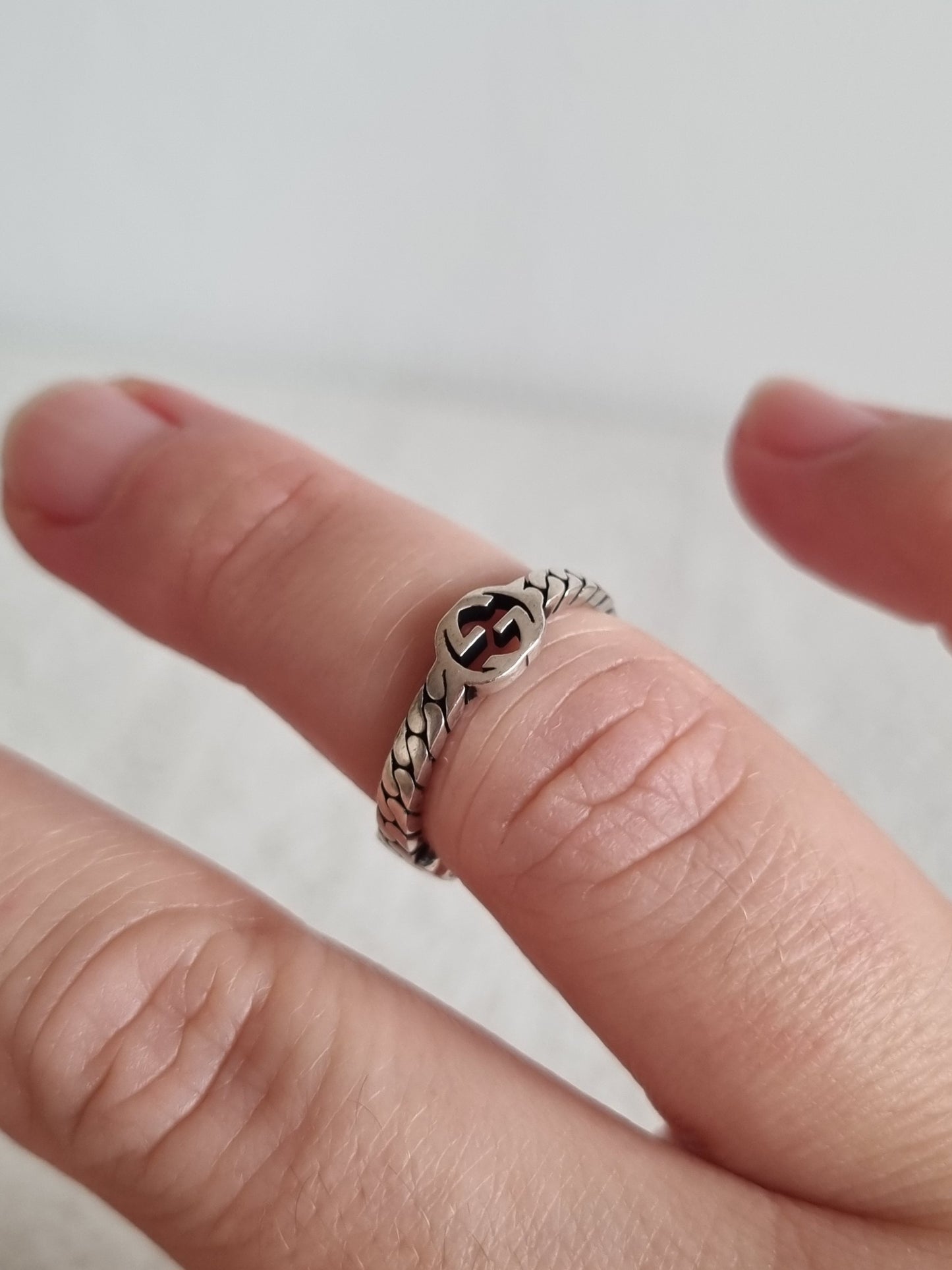 Gucci ring - Silver interlocking.