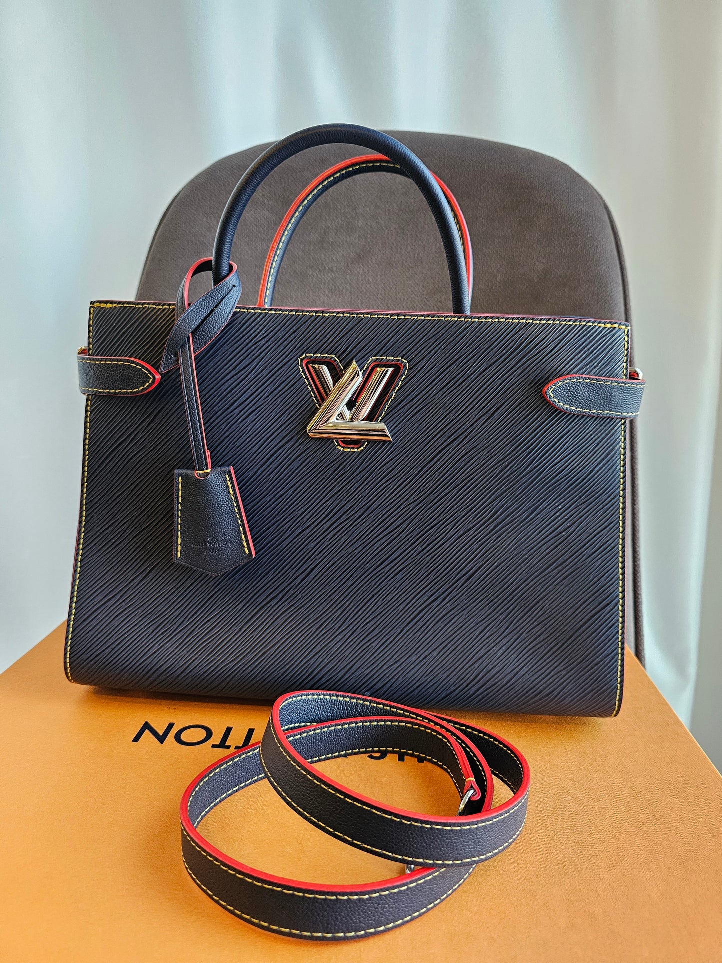 Louis Vuitton - Twist tote bag M54980