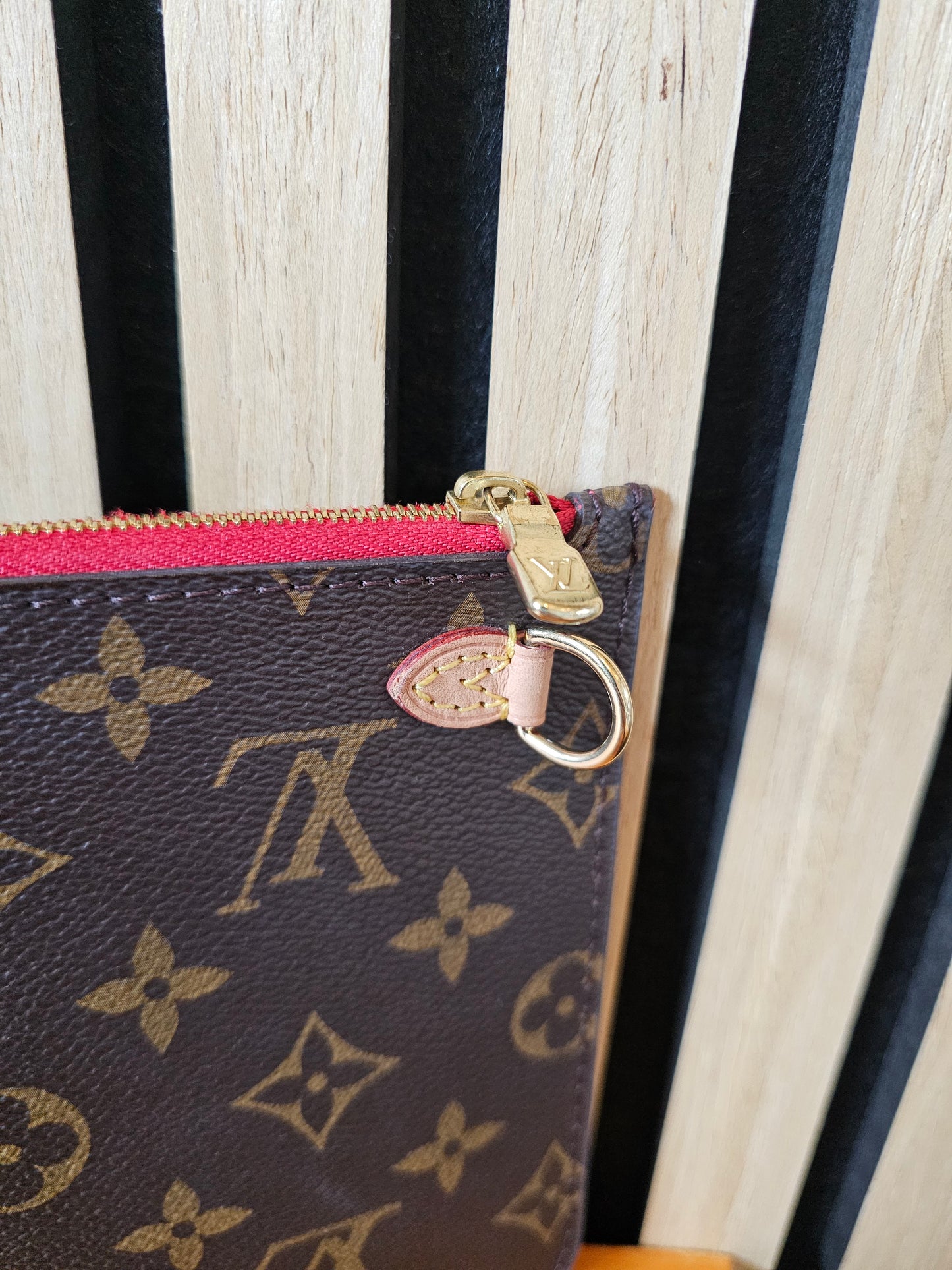 Louis Vuitton Clutch I Monogram - fra neverfull MM.