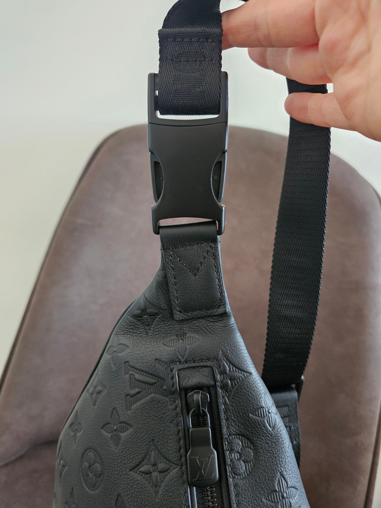 M46036 - Louis Vuitton Bumbag - Discovery PM, Black monogram