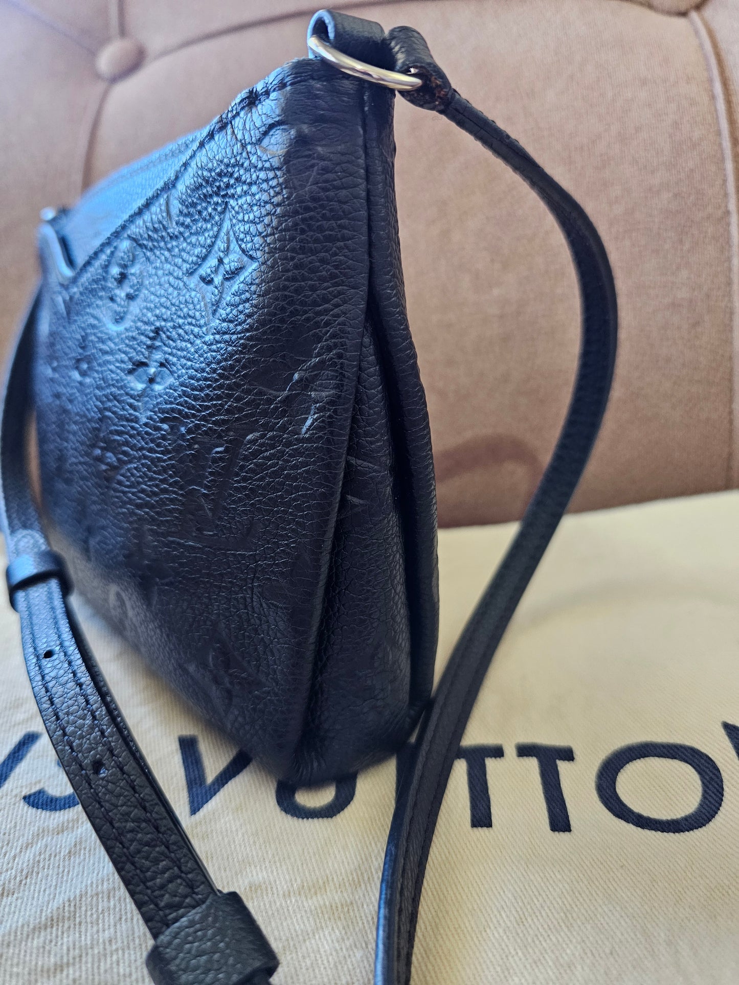 Louis Vuitton pallas bag in monogram empreinthe leather.