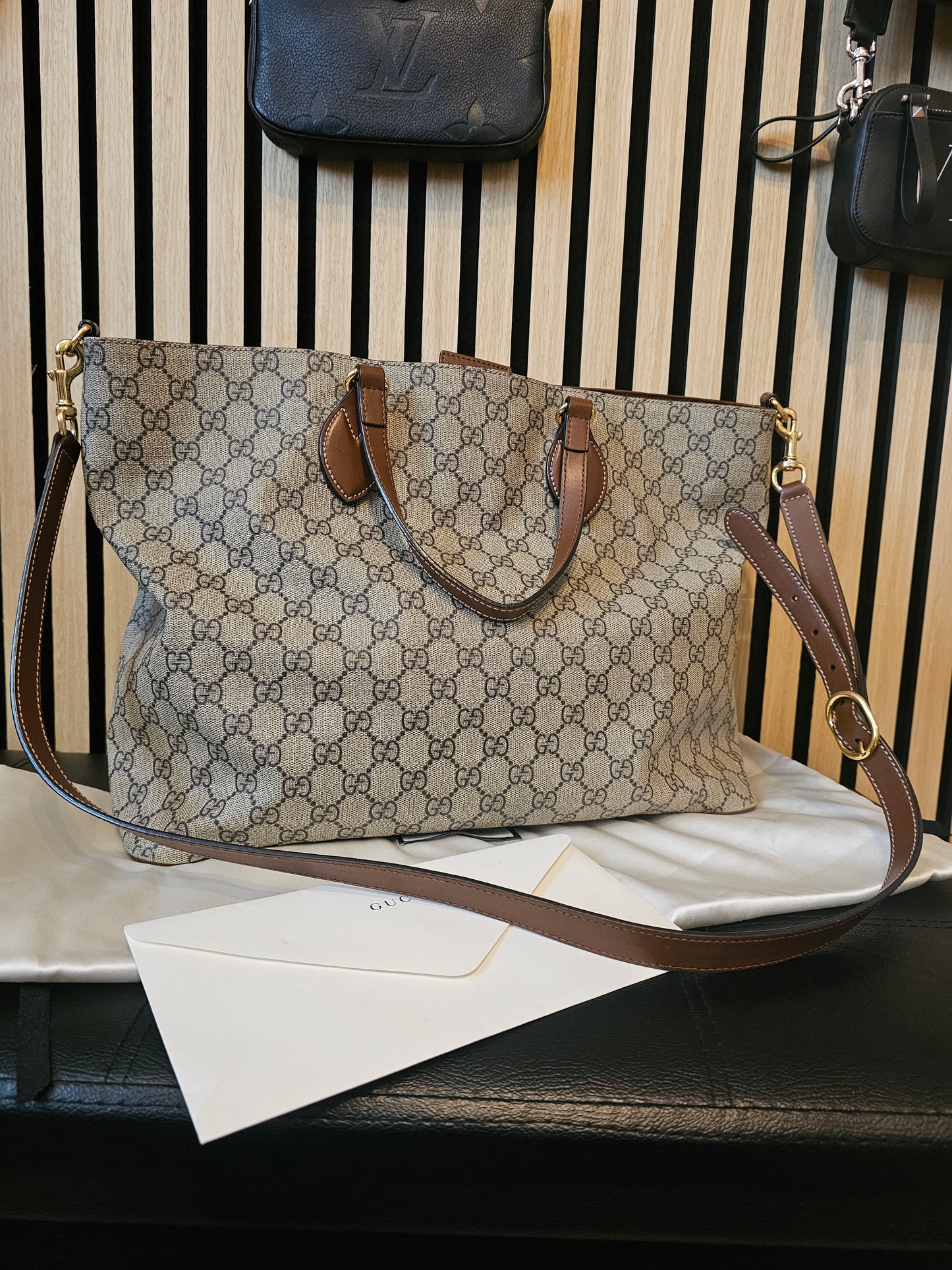 Gucci tote bag with shoulder strap- Supreme GG.