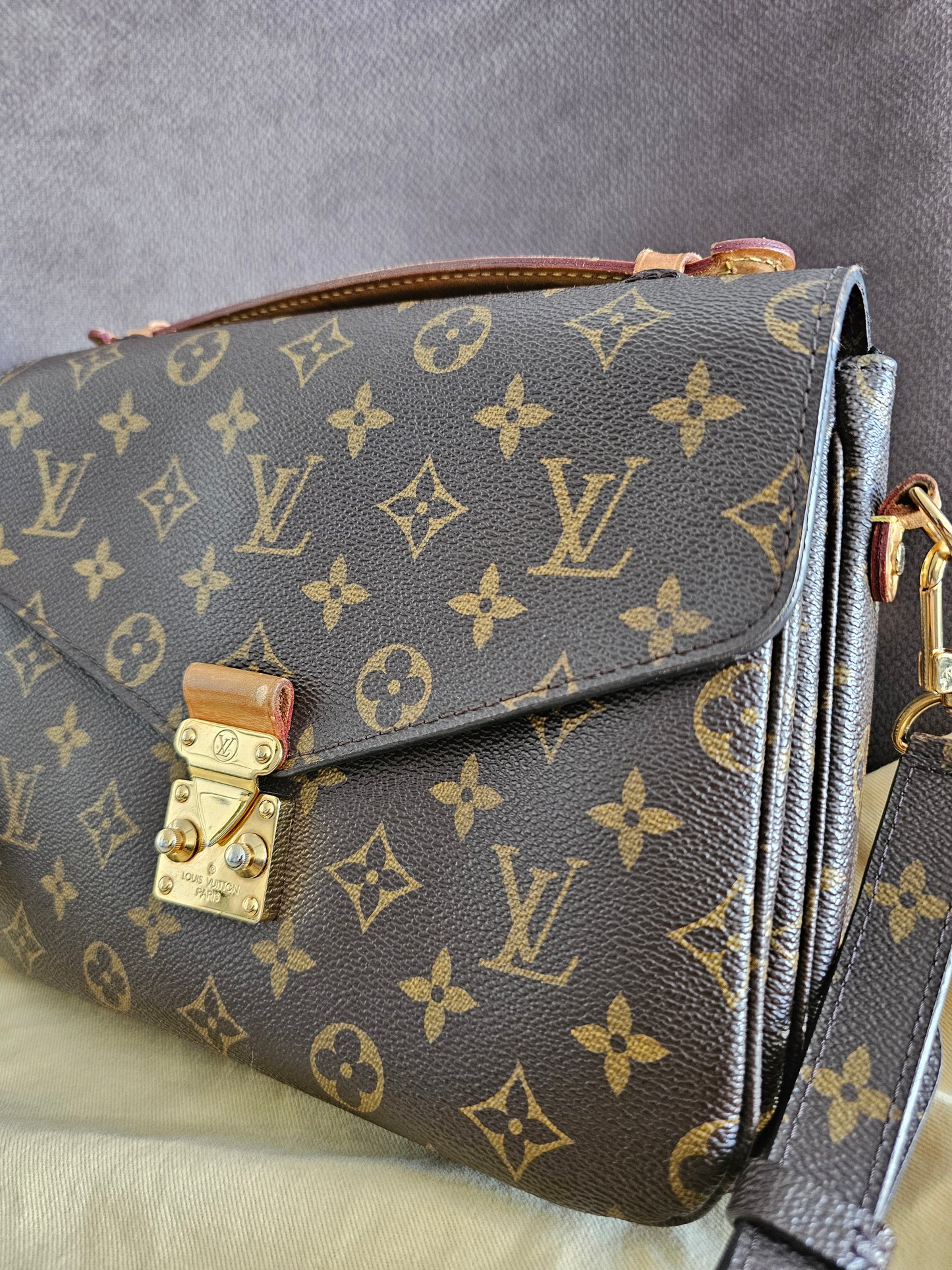 Louis Vuitton Pochette Métis monogram kanvas.