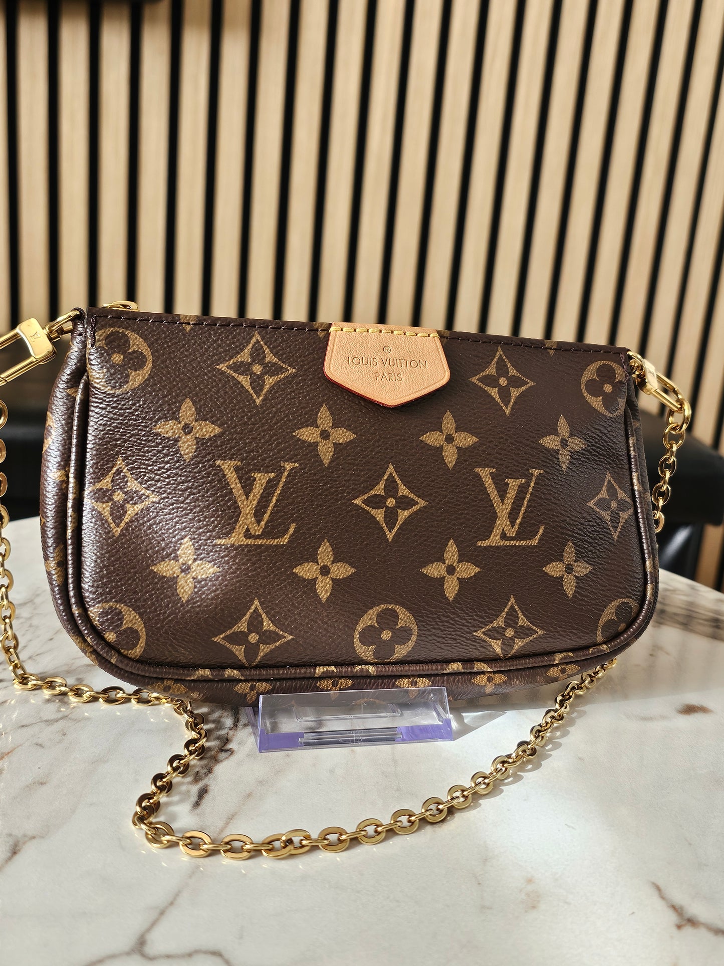 Louis Vuitton small pochette with chain, MNG kanvas.