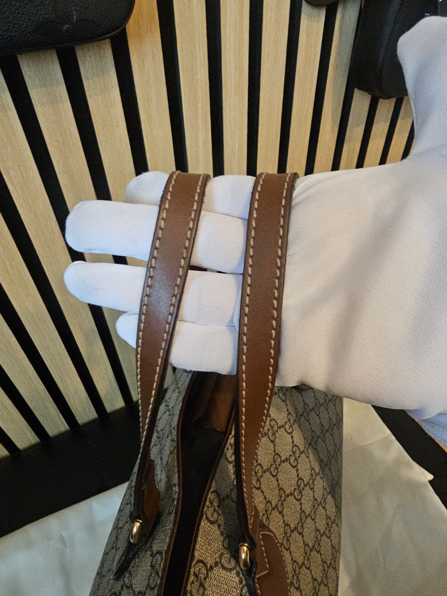 Gucci tote bag with shoulder strap- Supreme GG.