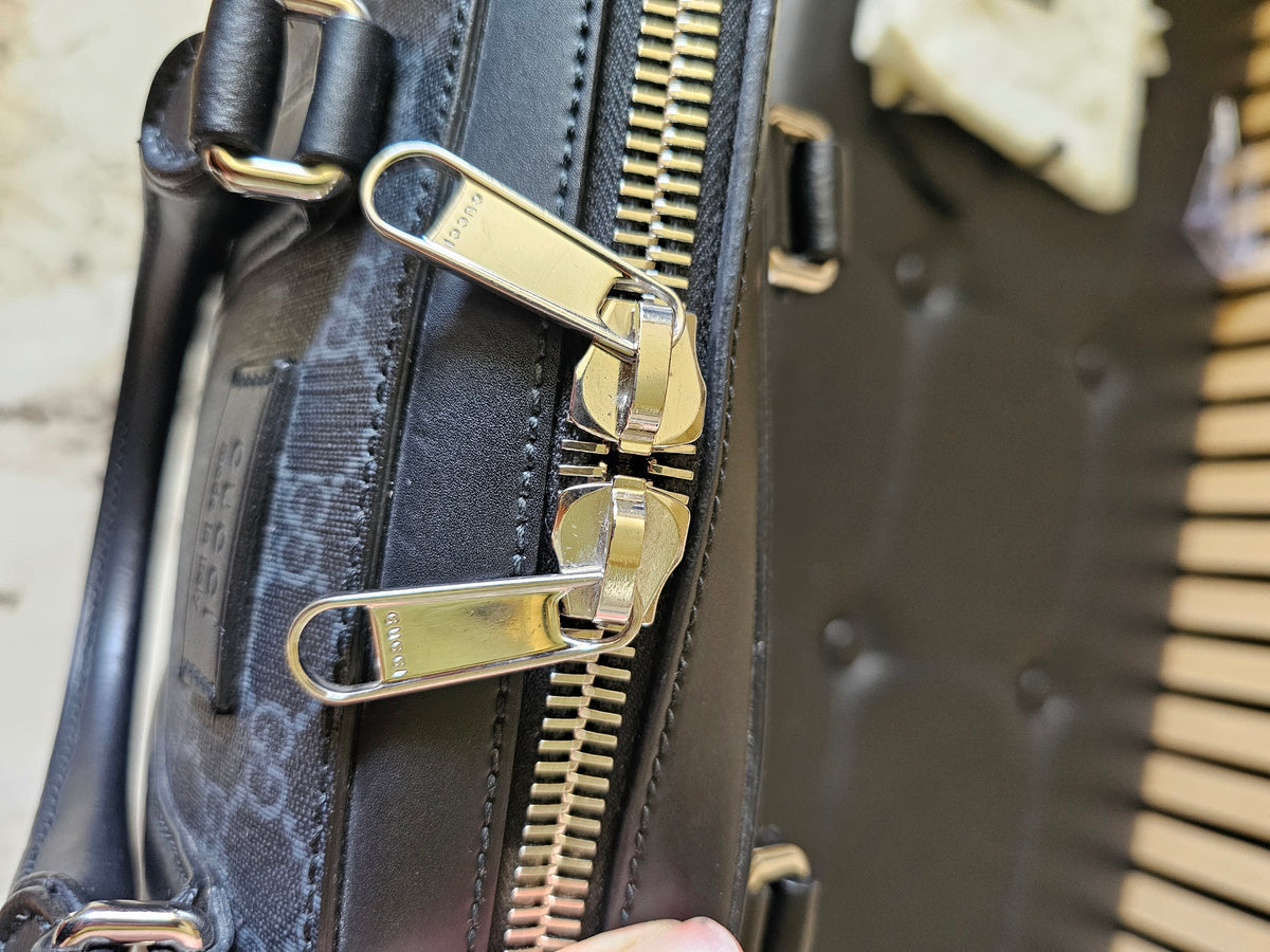 Gucci briefcase, GG supreme, black.