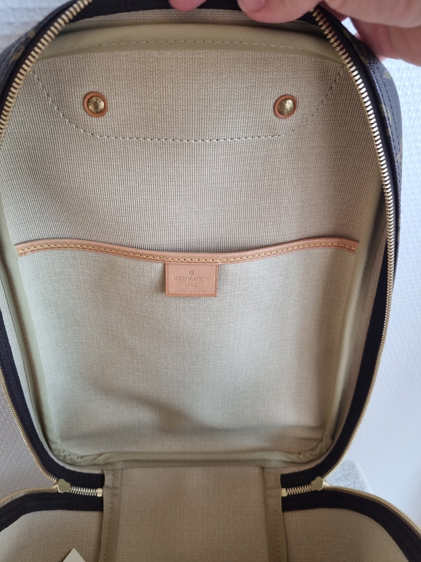 M41450 - Louis Vuitton Excursion Shoe Case handbag.