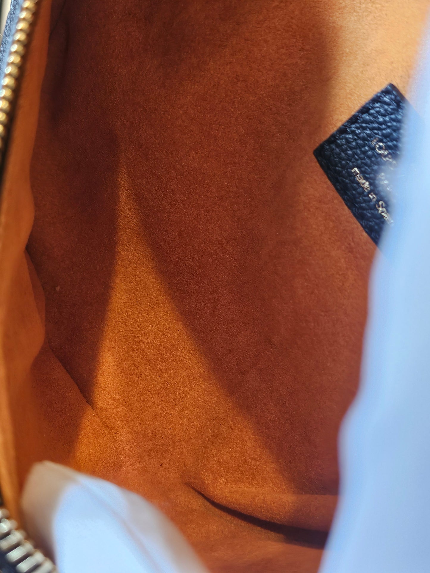 M44812 - Louis Vuitton Bumbag, black MNG emp. Leather.