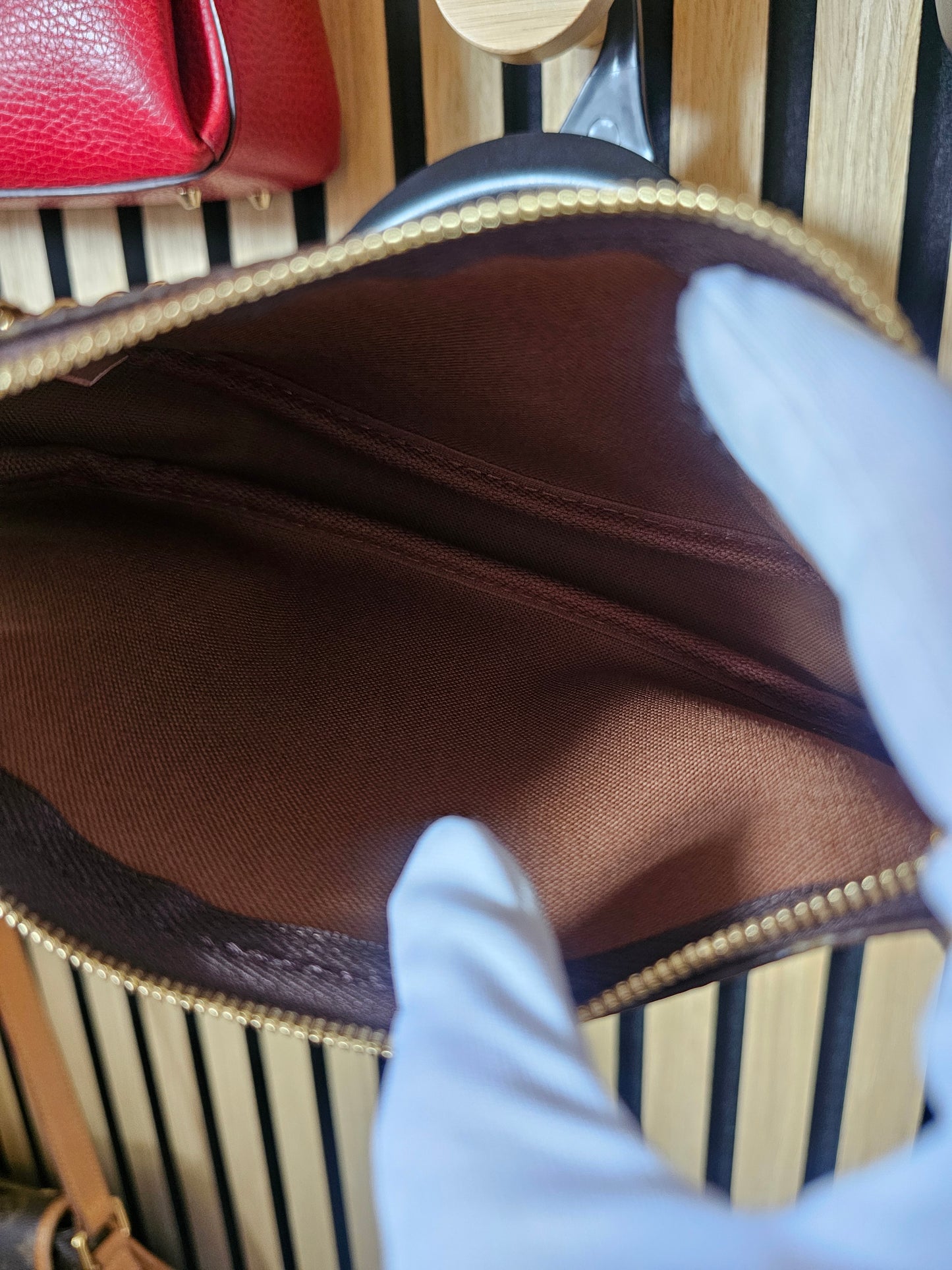 Louis Vuitton Small pochette accesories, Monogram kanvas.