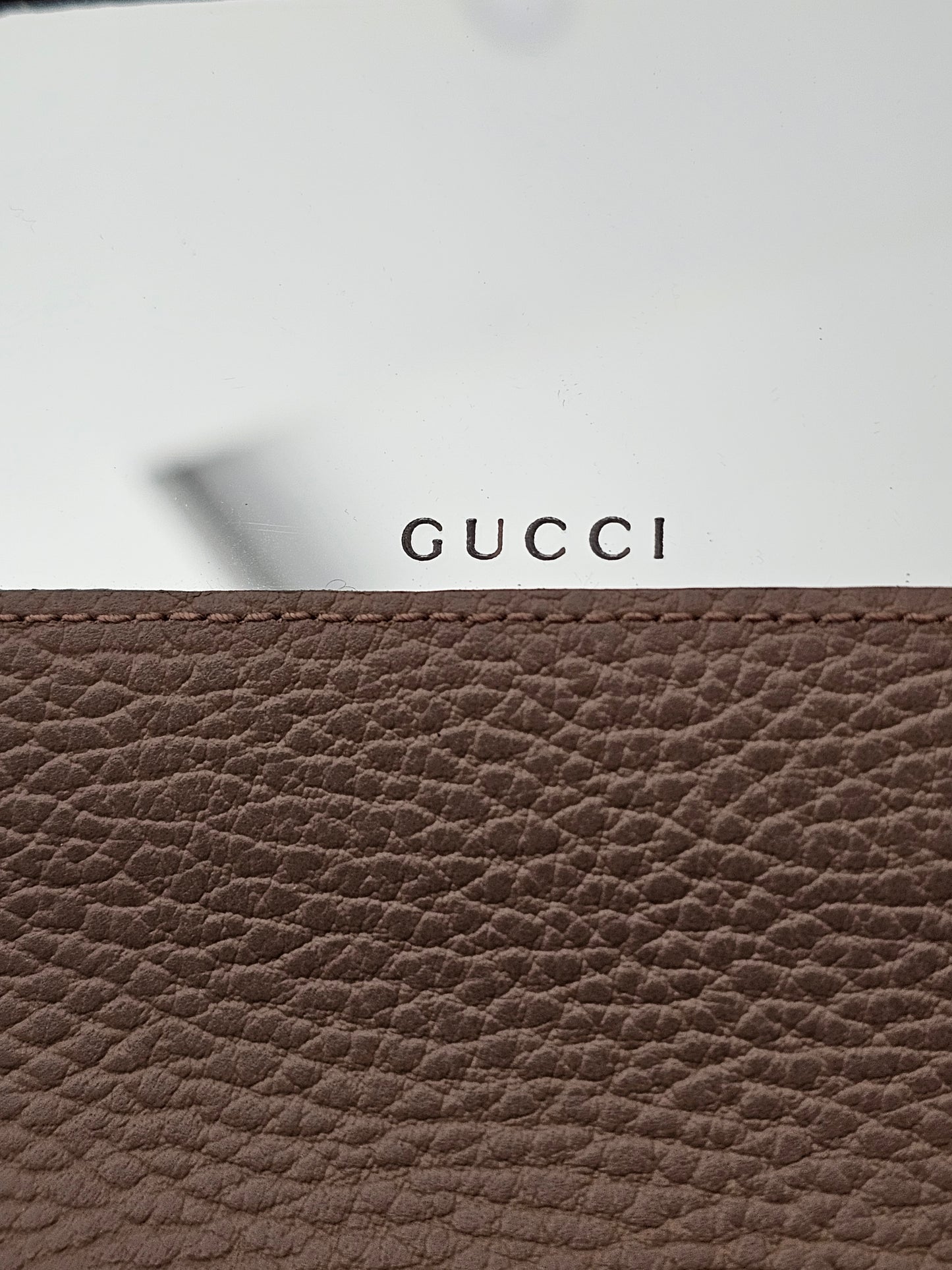 Gucci wallet on chain - Nude.