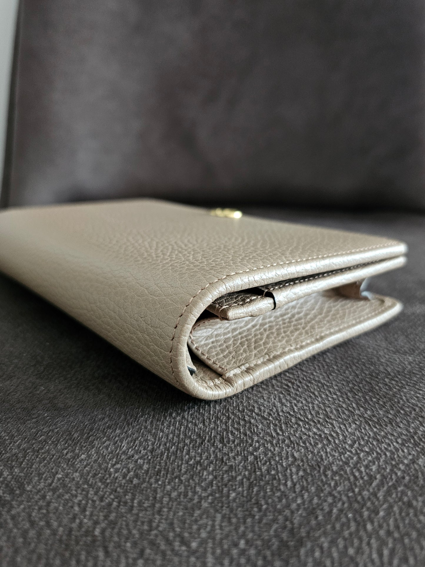 Gucci wallet on chain - Nude.