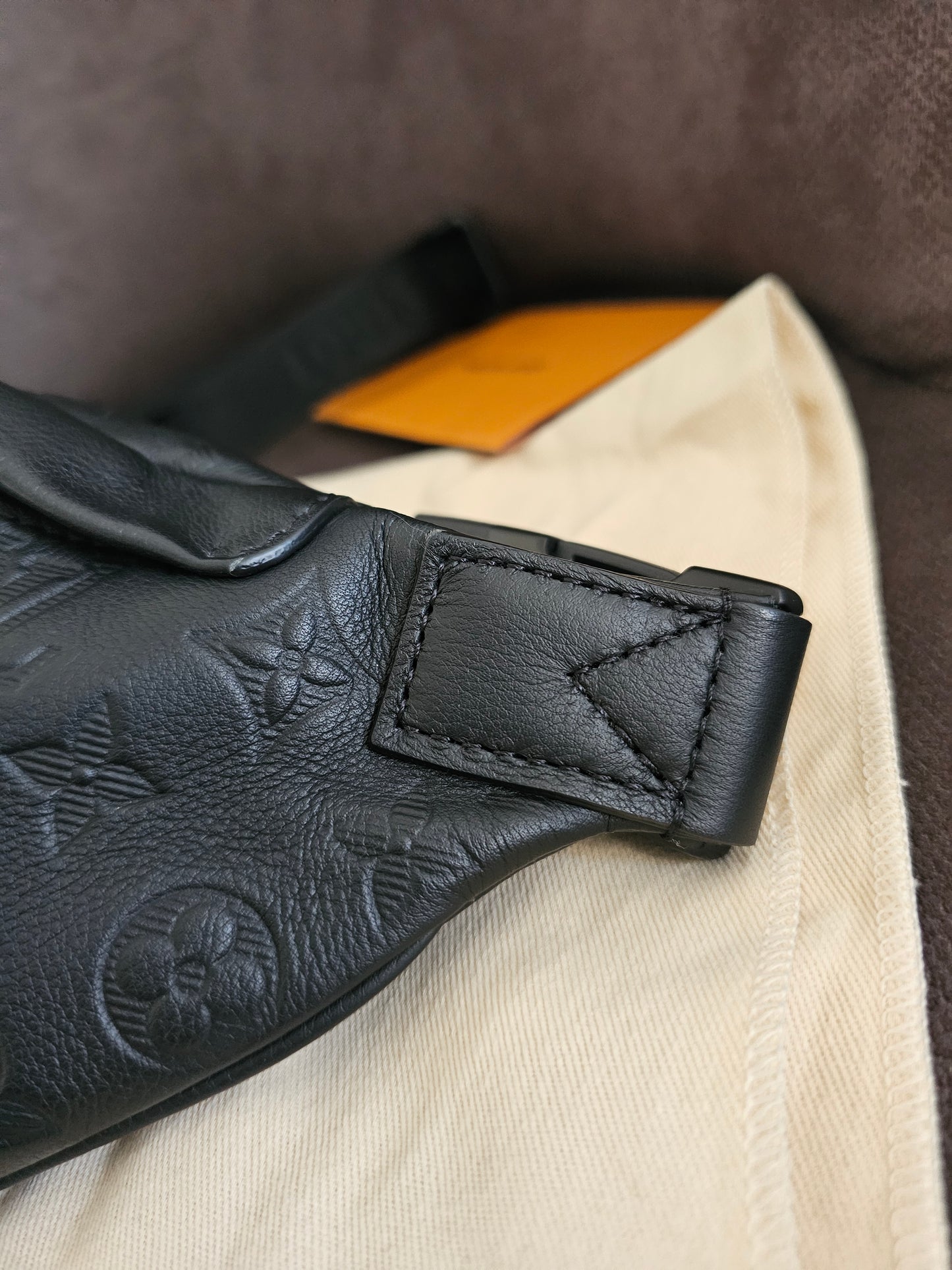M46036 - Louis Vuitton Bumbag - Discovery PM, Black monogram