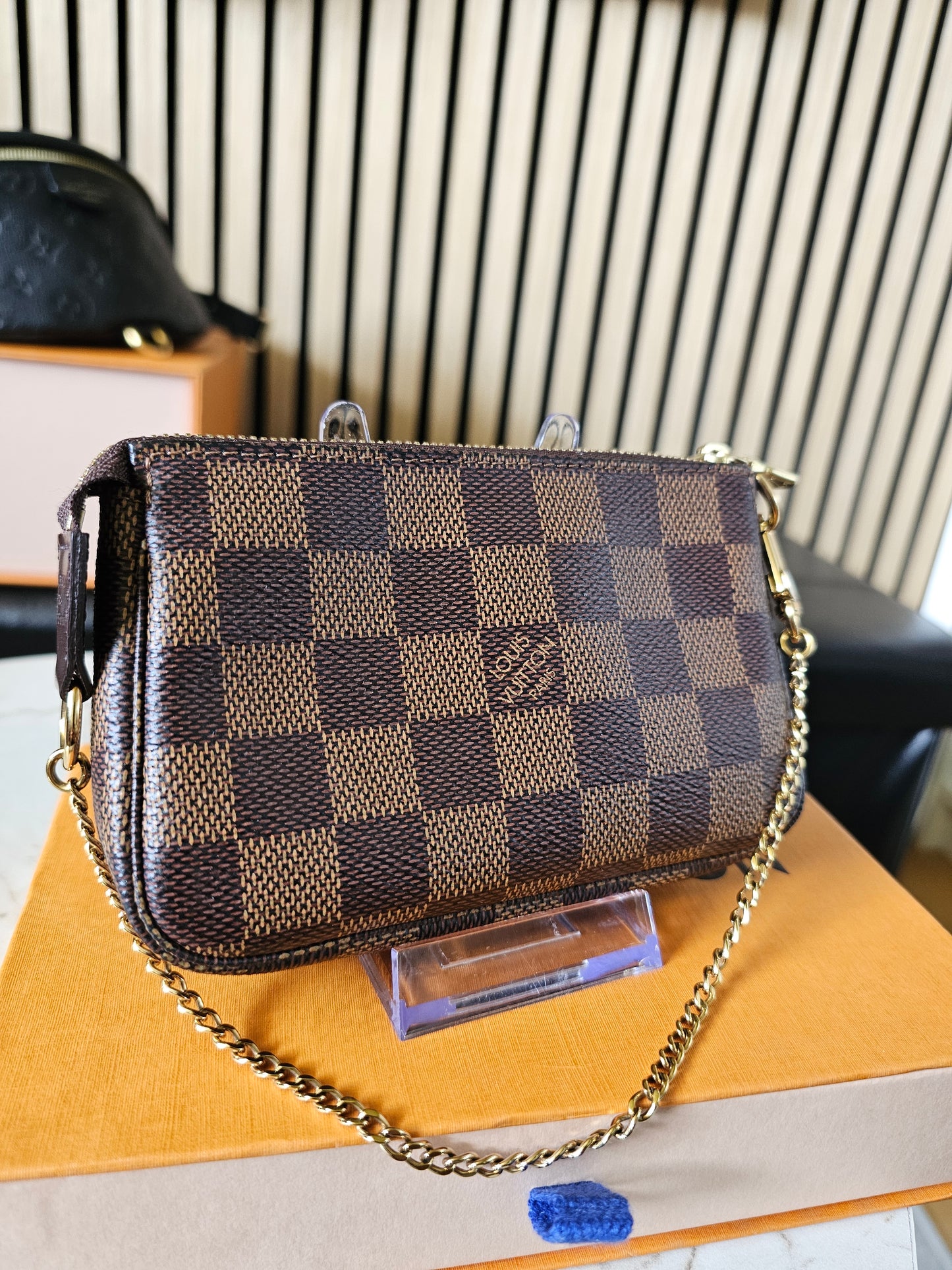 Louis Vuitton - mini pochette Acc. Damier ebene.
