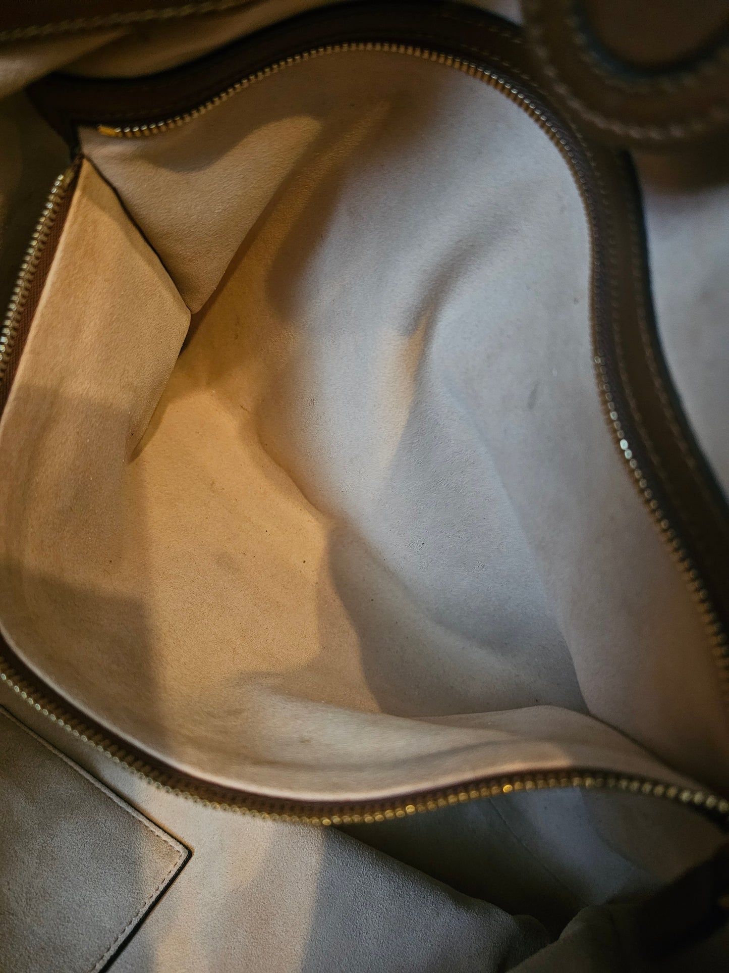 Gucci tote bag with shoulder strap- Supreme GG.