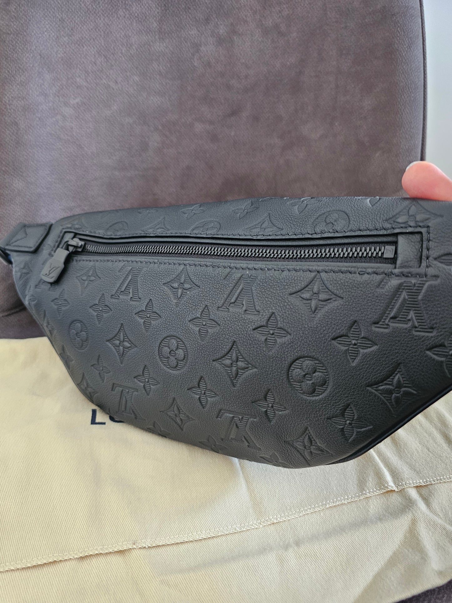 M46036 - Louis Vuitton Bumbag - Discovery PM, Black monogram
