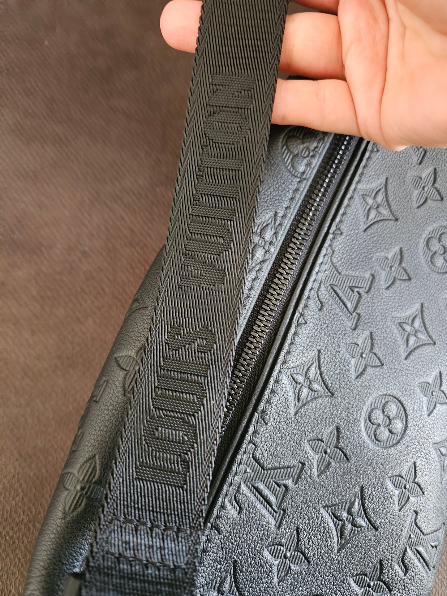 M46036 - Louis Vuitton Bumbag - Discovery PM, Black monogram