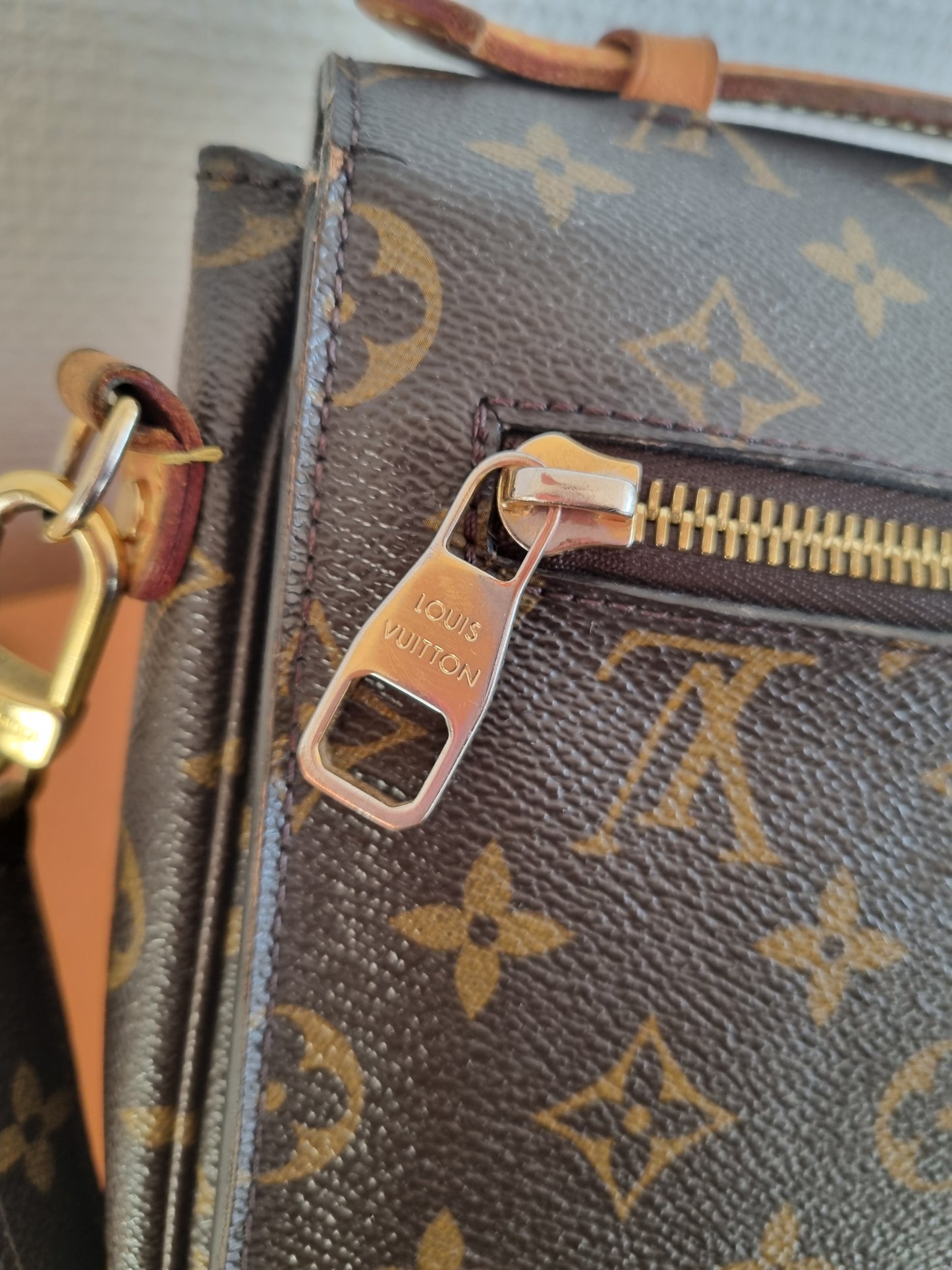 Louis Vuitton pochette Mètis, monogram kanvas.