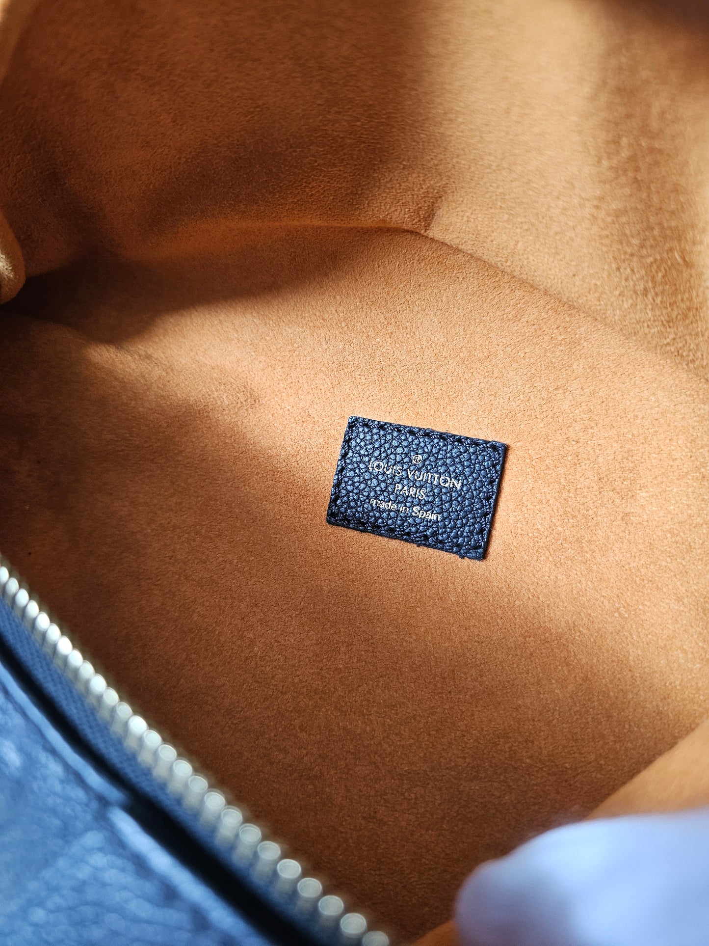 M44812- Louis Vuitton Bumbag in Monogram, black empreinte leather.