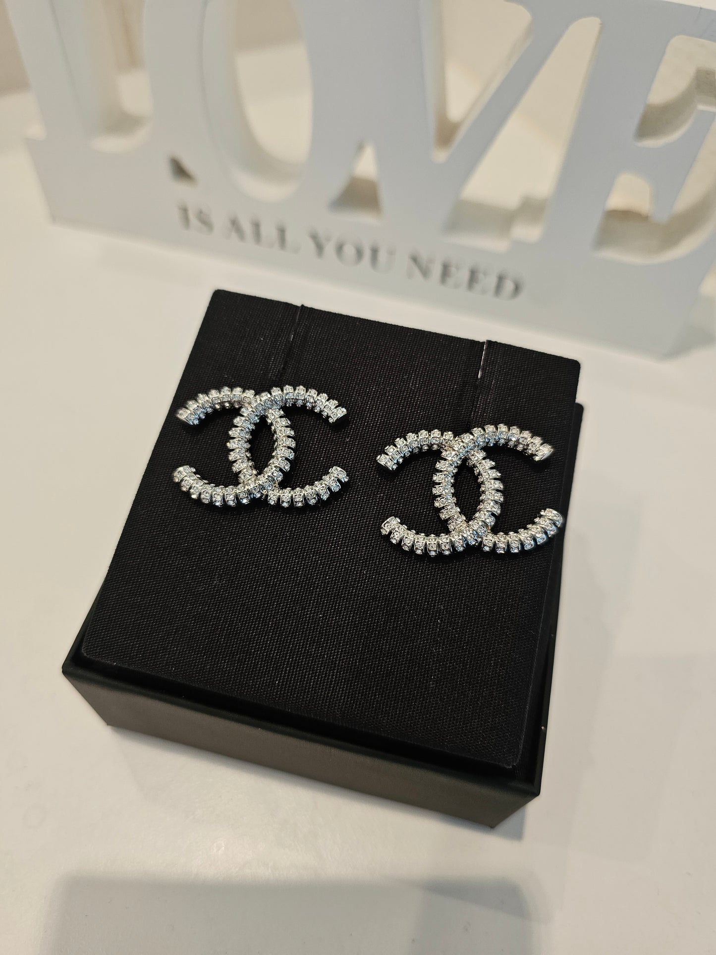 ABA538 Chanel øreringe - XL CC earrings silver with crystals.